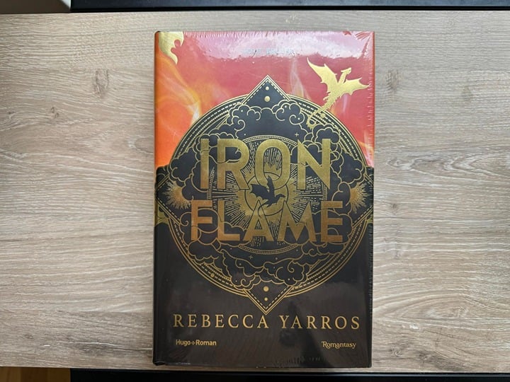 Iron Flame French Special Edition with Exclusive Art and Book Jacket! (Sealed)