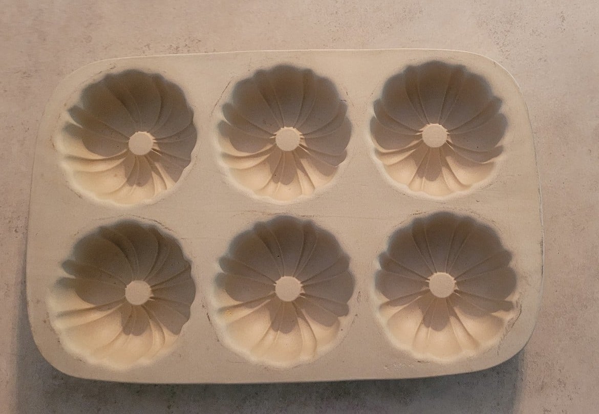 Pampered Chef Family Heritage Stoneware Classics Collection mini bundt pan
