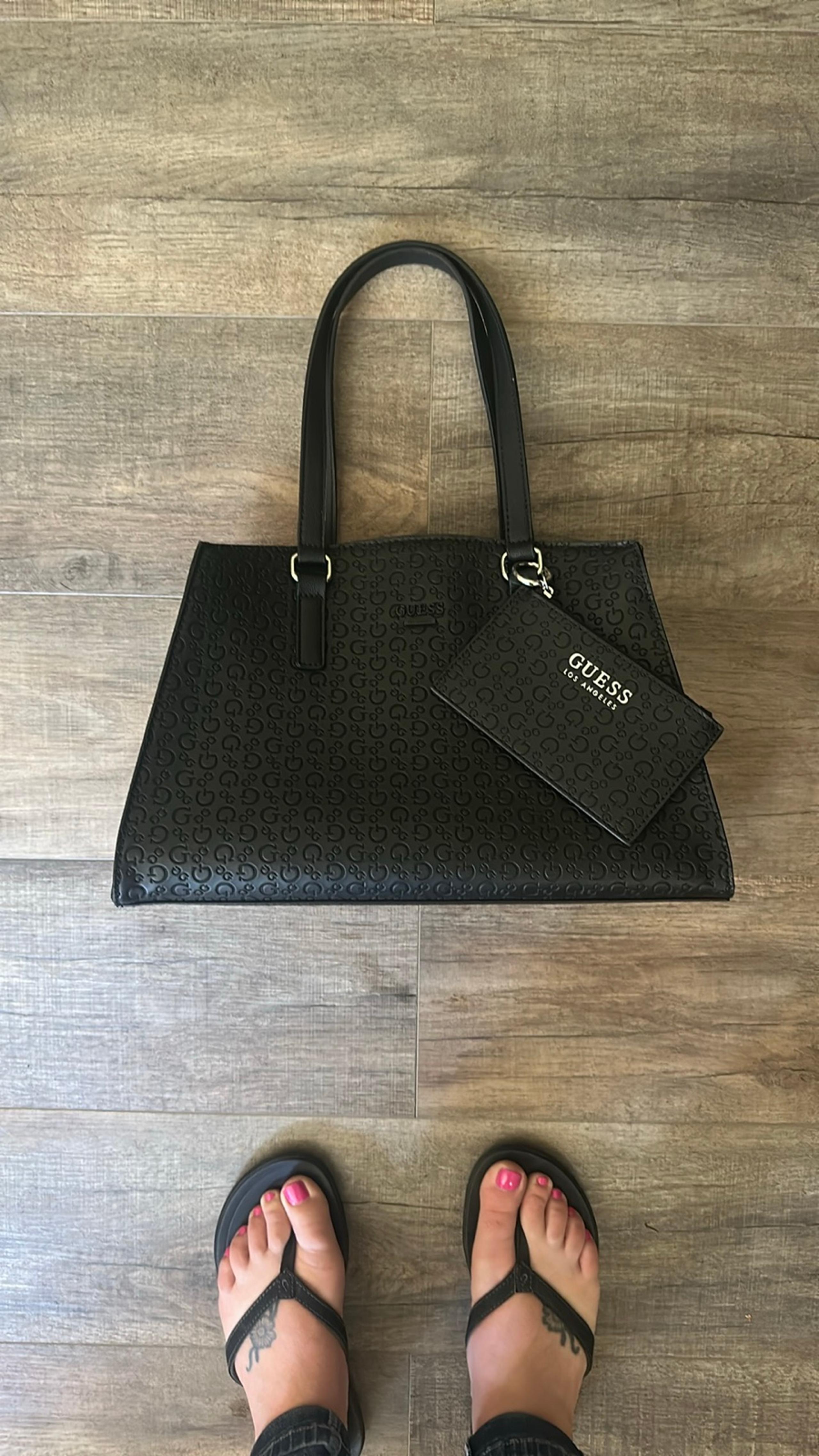 Guess tote style handbag