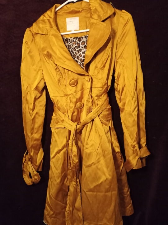 Romeo & Juliet Couture Yellow Jacket Che