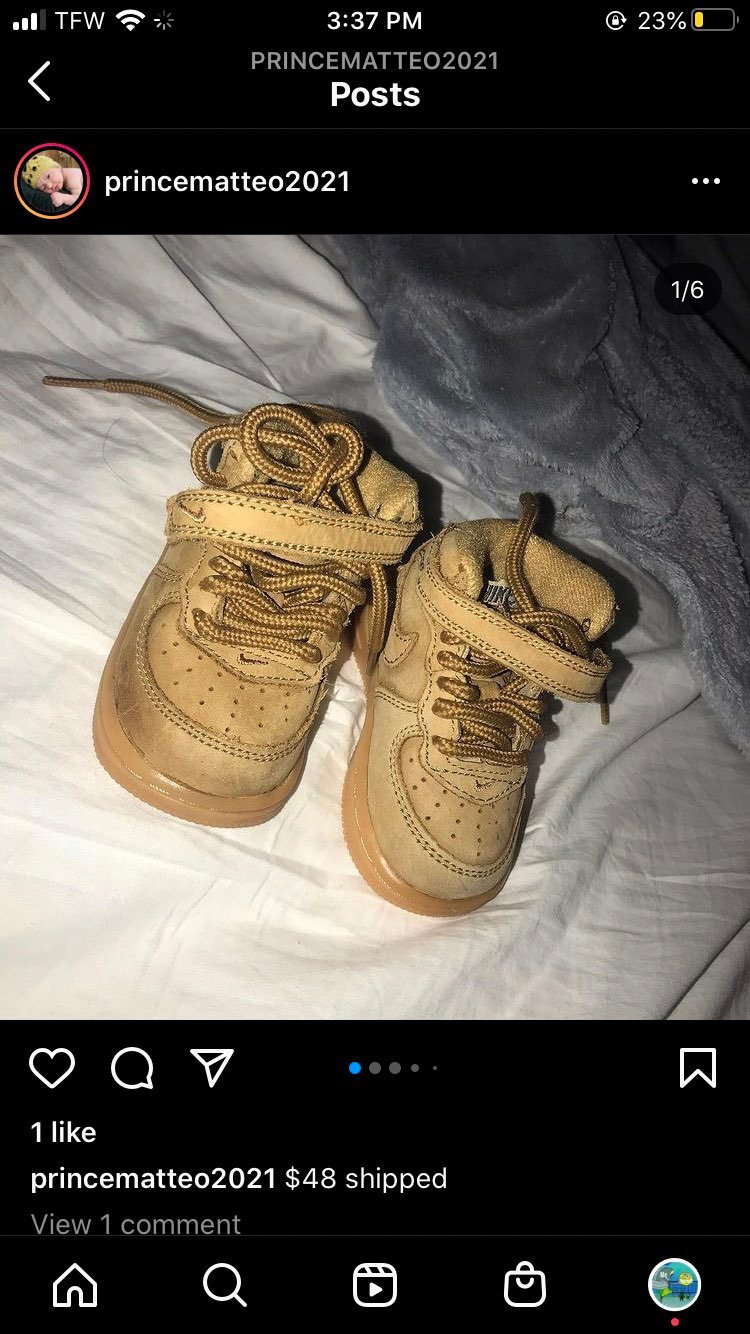 Nike beige