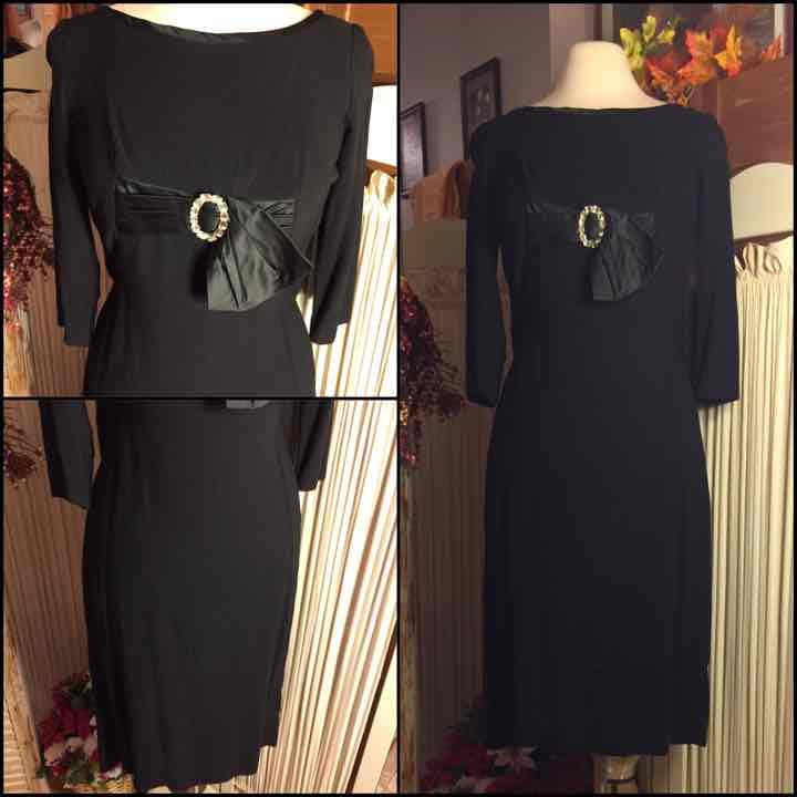 8/10-VINTAGE CARLYE BLACK FORMAL DRESS