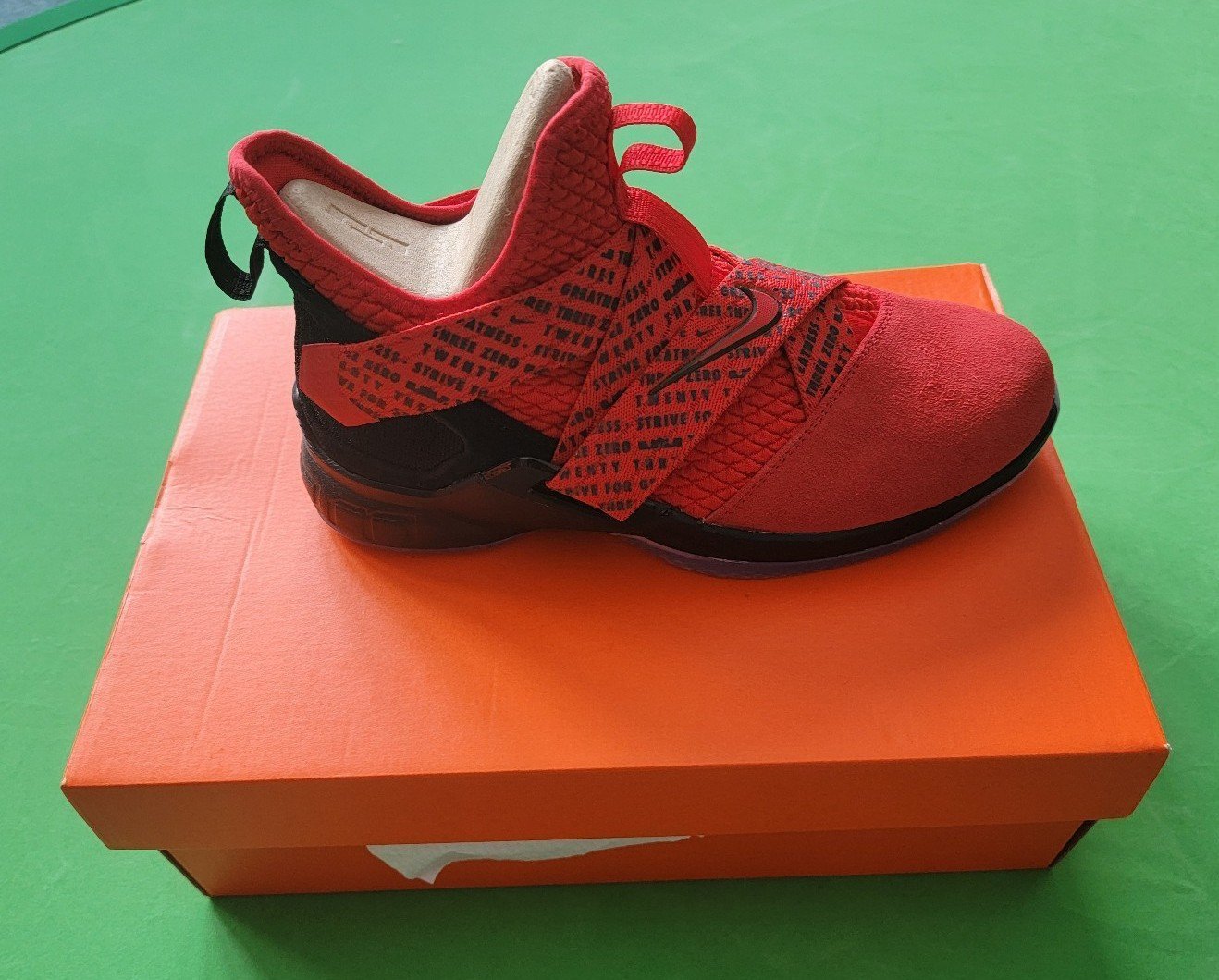 New Nike Lebron Soldier Xll (gs) shoes Size 6.5y
