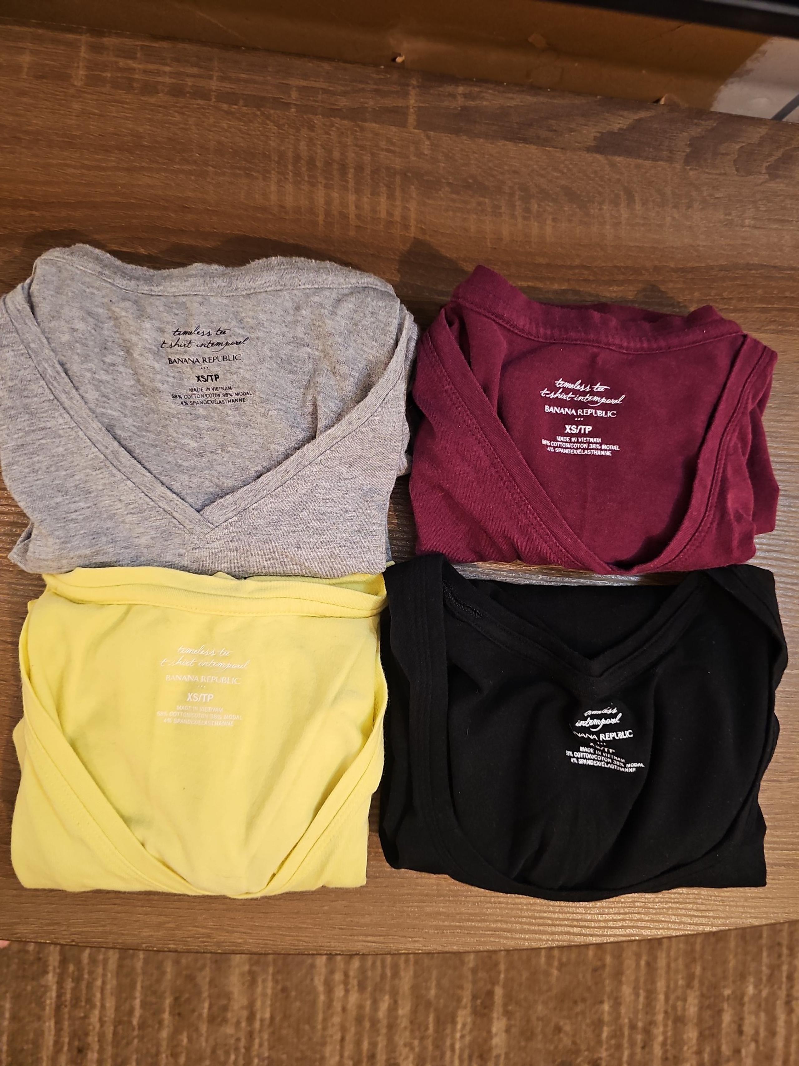 4 Timeless Tee's - XS - Banana Republic
