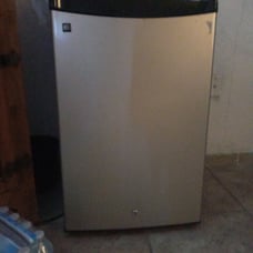 Mini fridge