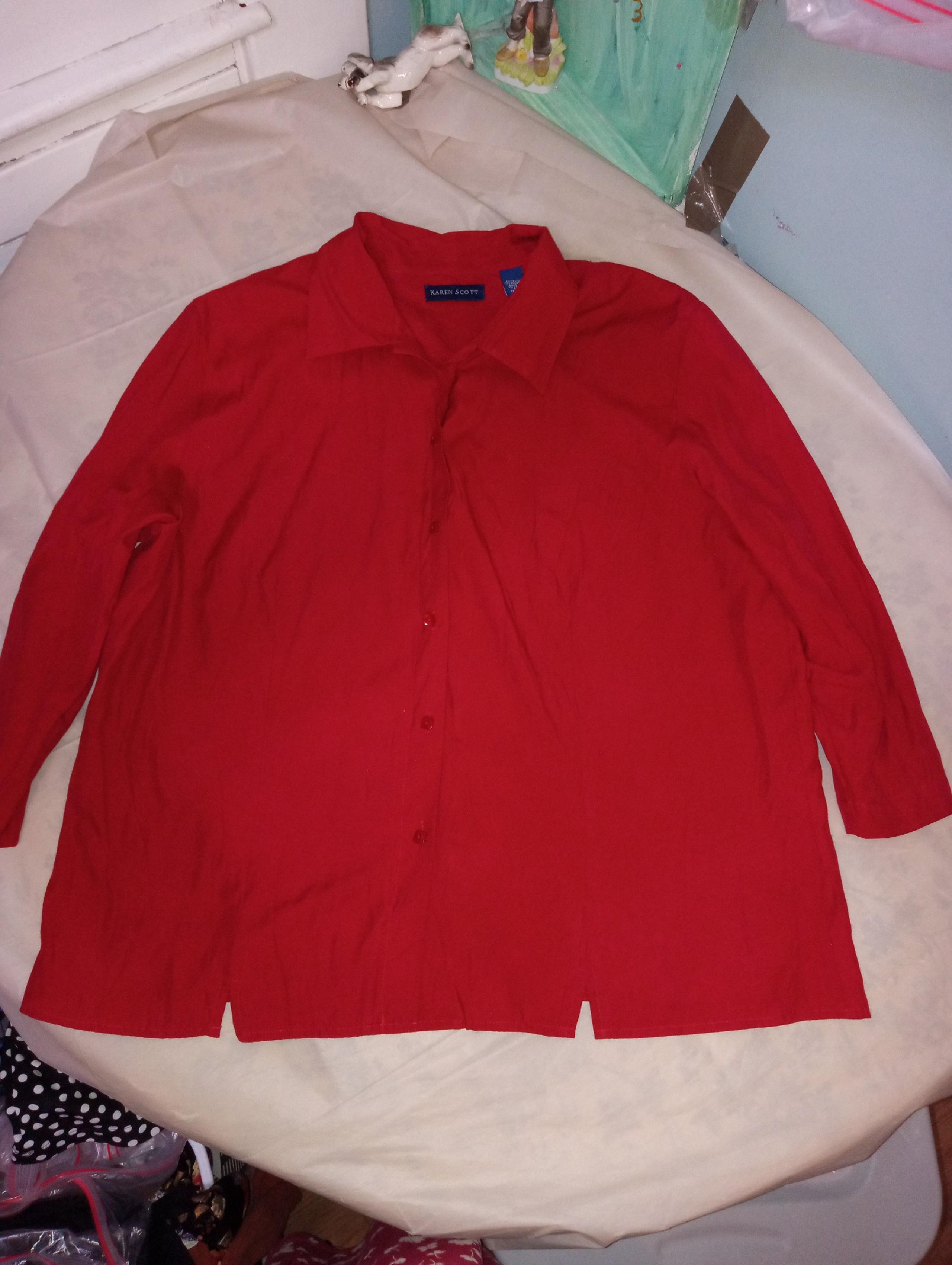 Karen Scott Button Down Top. BoxD