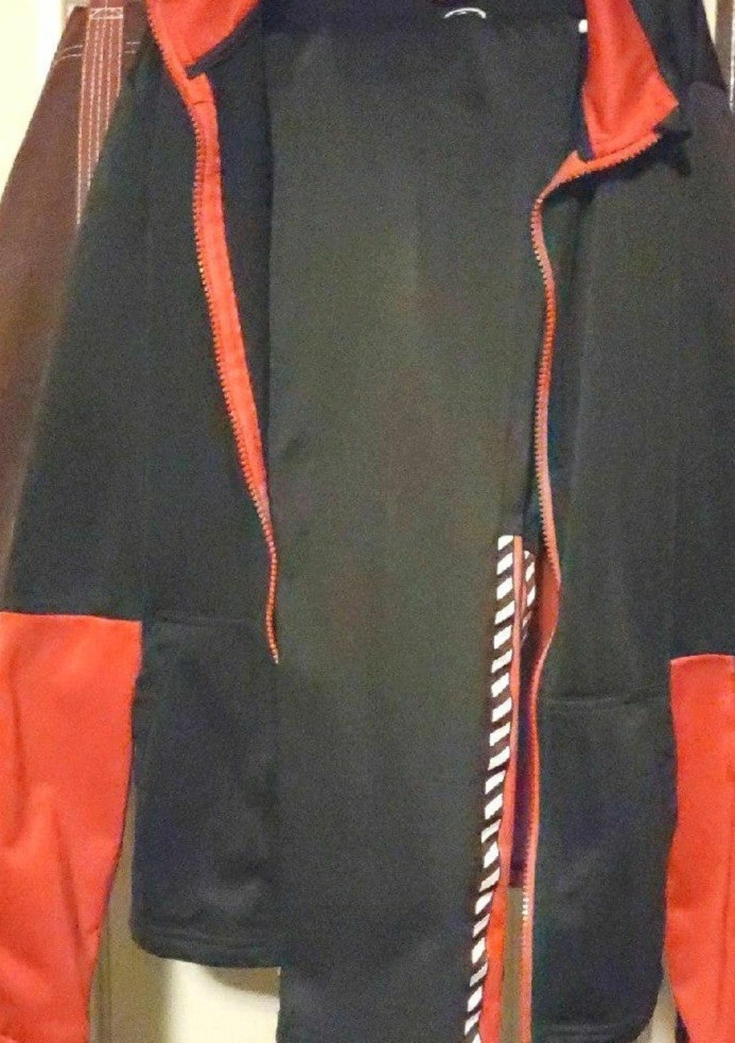Athletic apparel outfit
