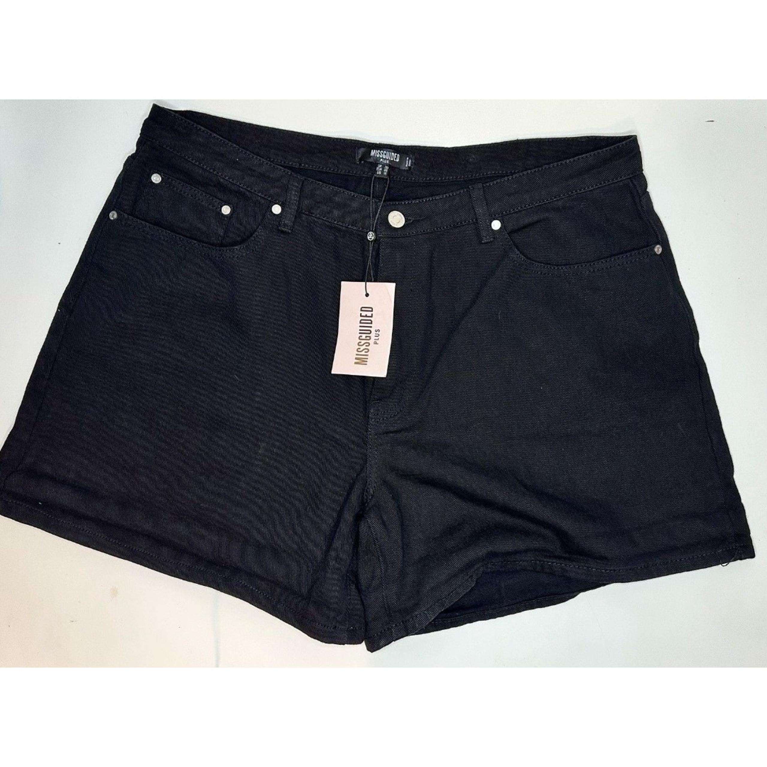 Misguided Plus Women’s Black Denim Mom Short NWT