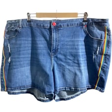 Lane Bryant Rainbow Flex Magic Waistband Mid Rise Girlfriend Short 26