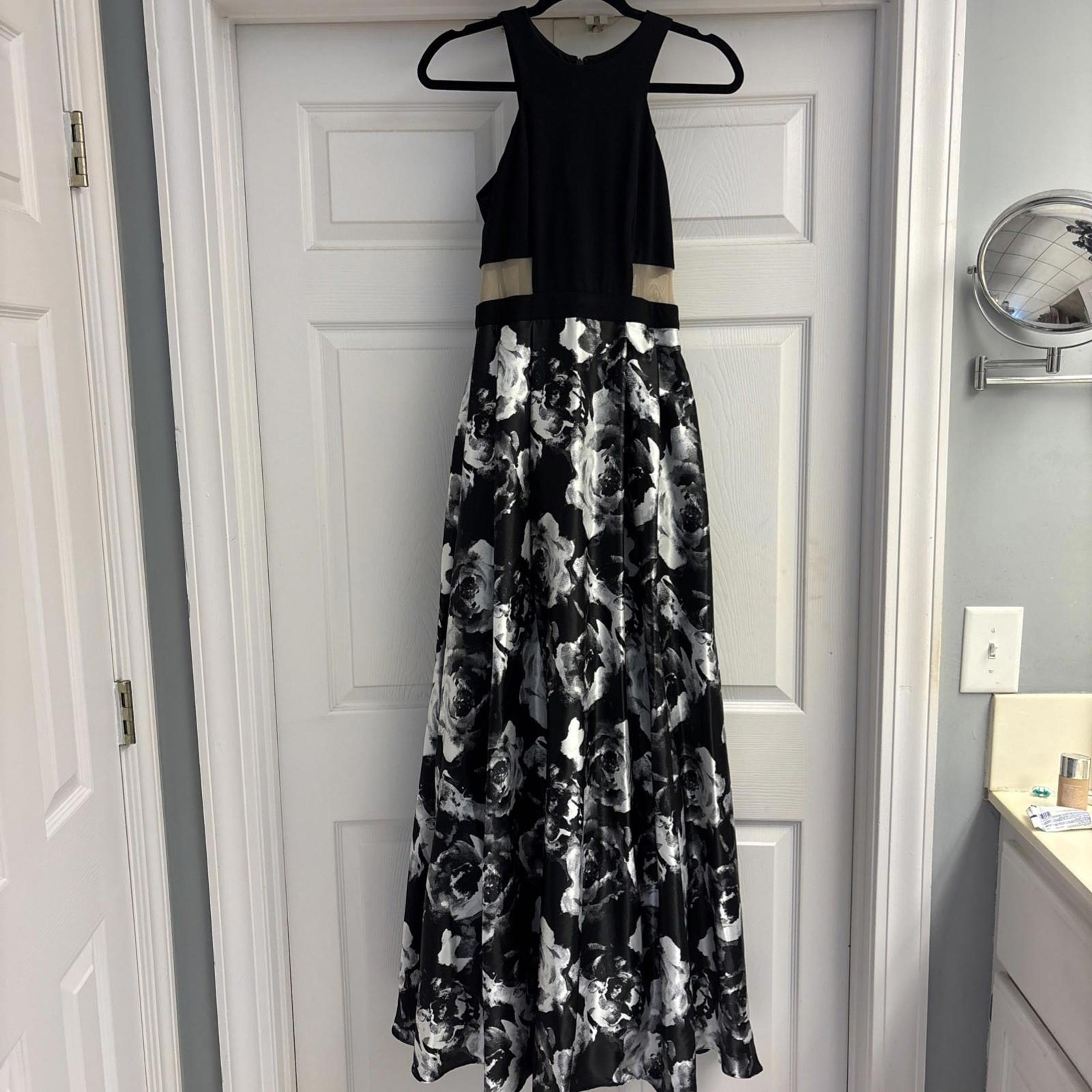 Blondie Nites Floor Length Formal Dress Black White Roses Size 1. Ball Gown NWT