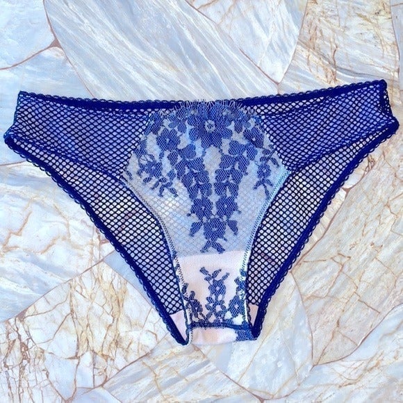 VS dream Angels Limited, edition, crochet lace floral Panty Small