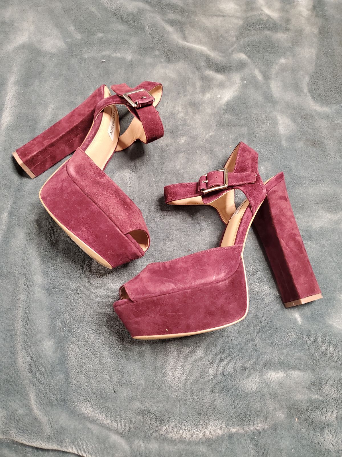 Steve Madden Jilly Burgandy Platform Hee