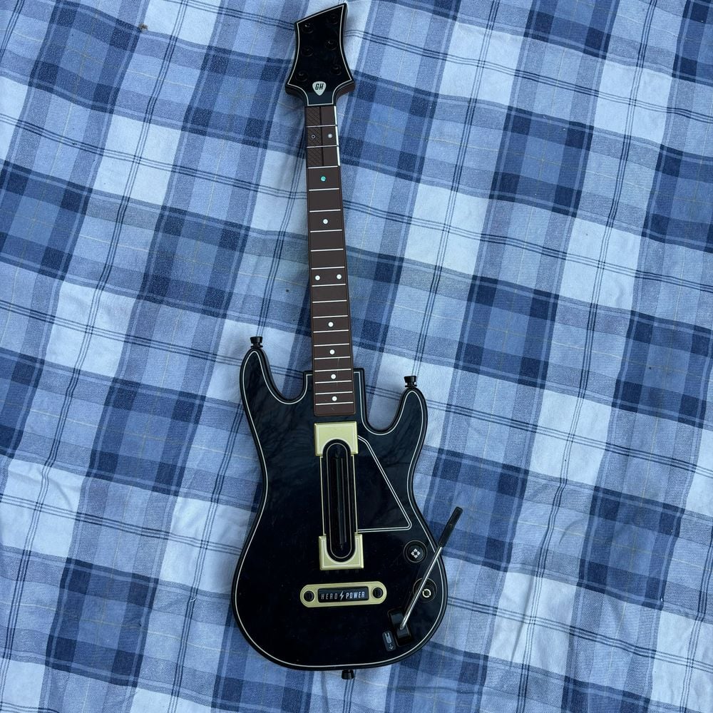 Guitar Hero Live Wireless Guitar 0000654 PS3 PS4 Xbx 360 One No Dongle no strap