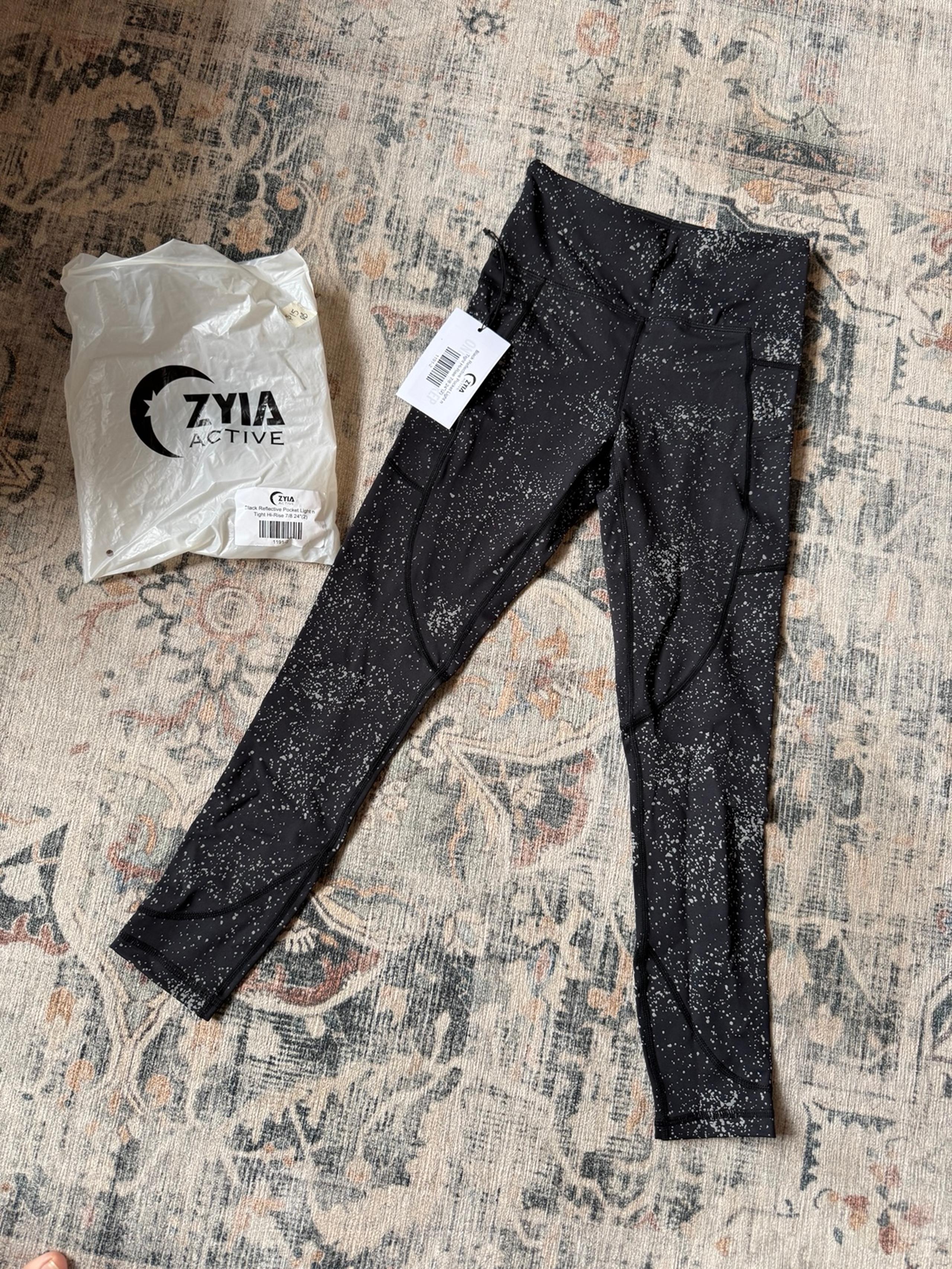 Zyia active  black reflective pocket leggings, NWT size 2
