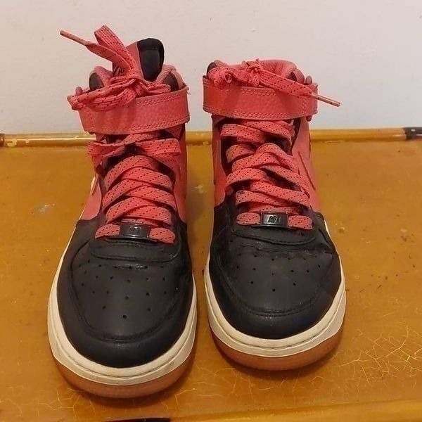 YOUTH Nike Air Force 1 07 Mid Sneakers Size 5Y