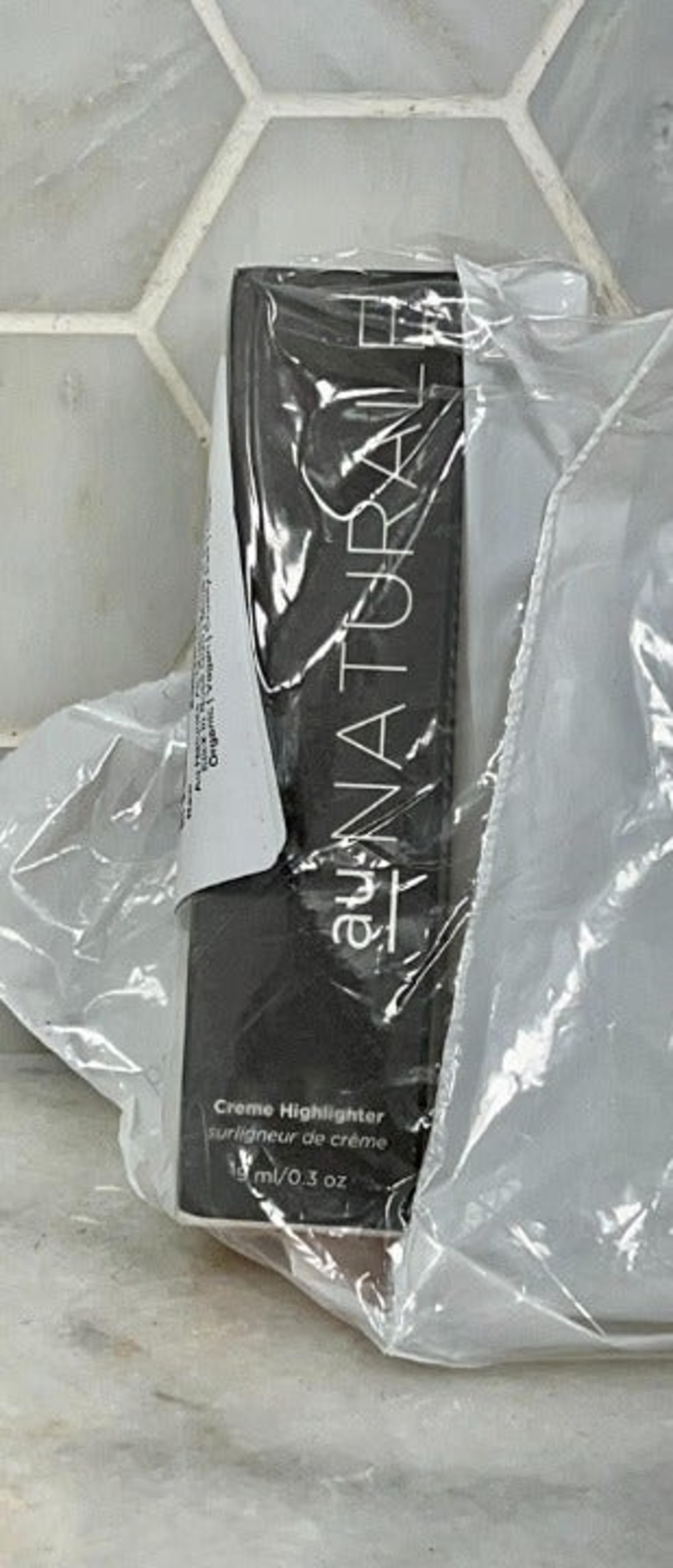 AuNaturale THE ALL-GLOWING CREME HIGHLIGHTER