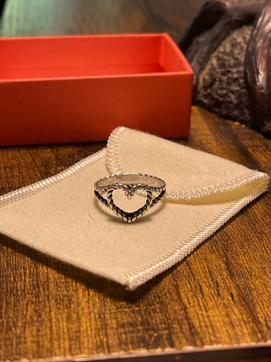 James Avery Retired Twisted Rope Heart Ring