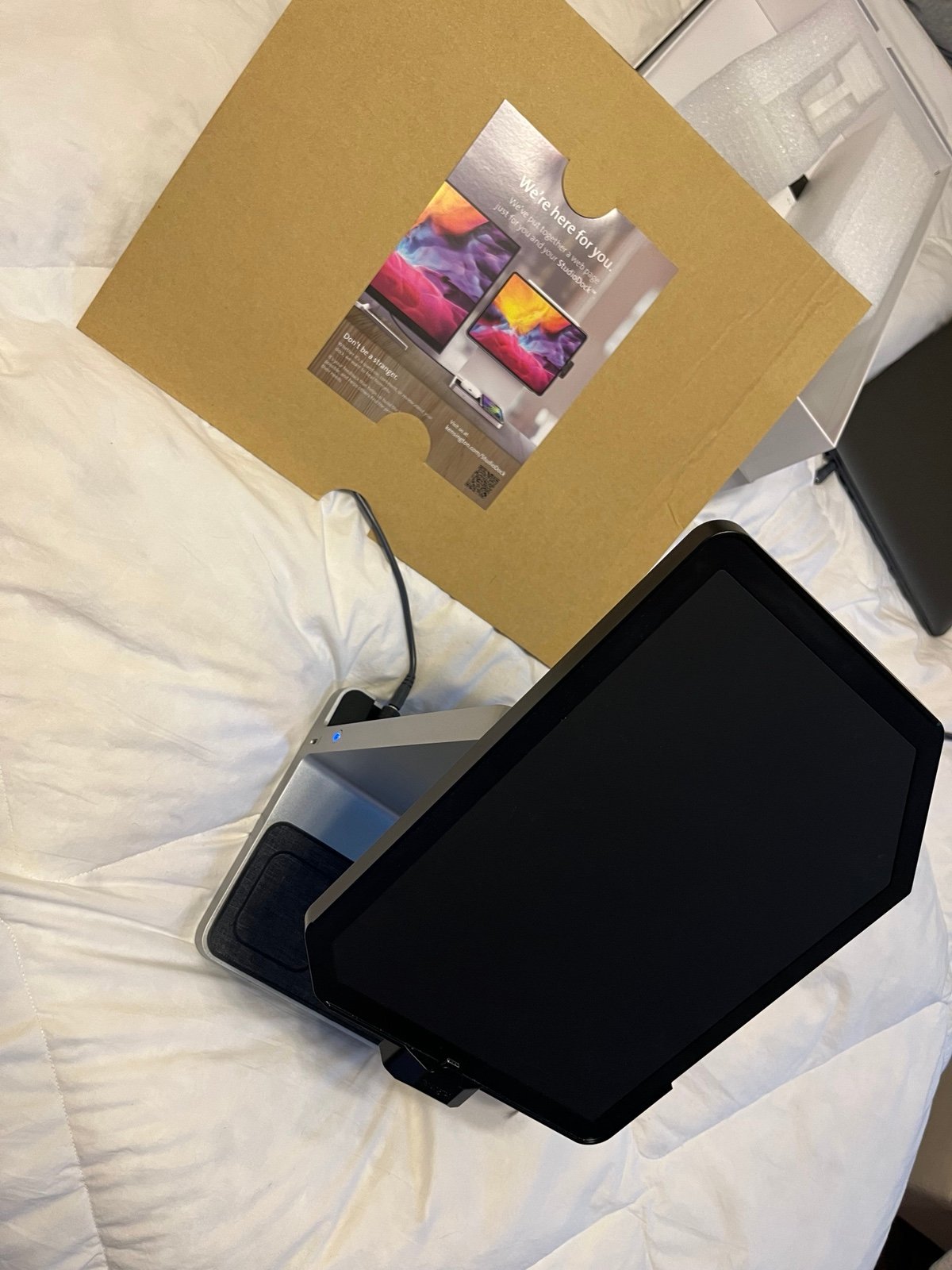 KENSINGTON StudioDock iPad Pro Tablet Docking Station M01550 KENSINGTON Studio
