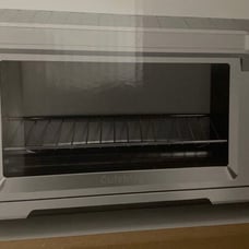 Toaster oven style toaster/convection oven