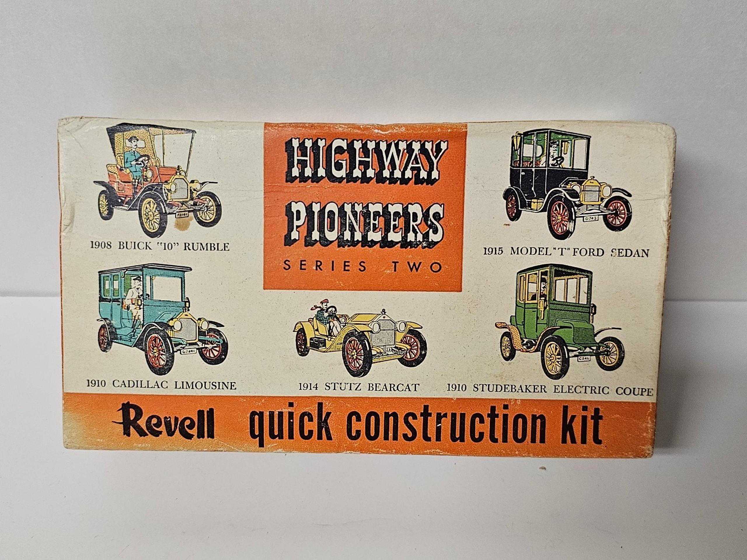 1952 Revell Highway Pioneers Series 2 1910 Cadillac Limousine Model Kit NEW