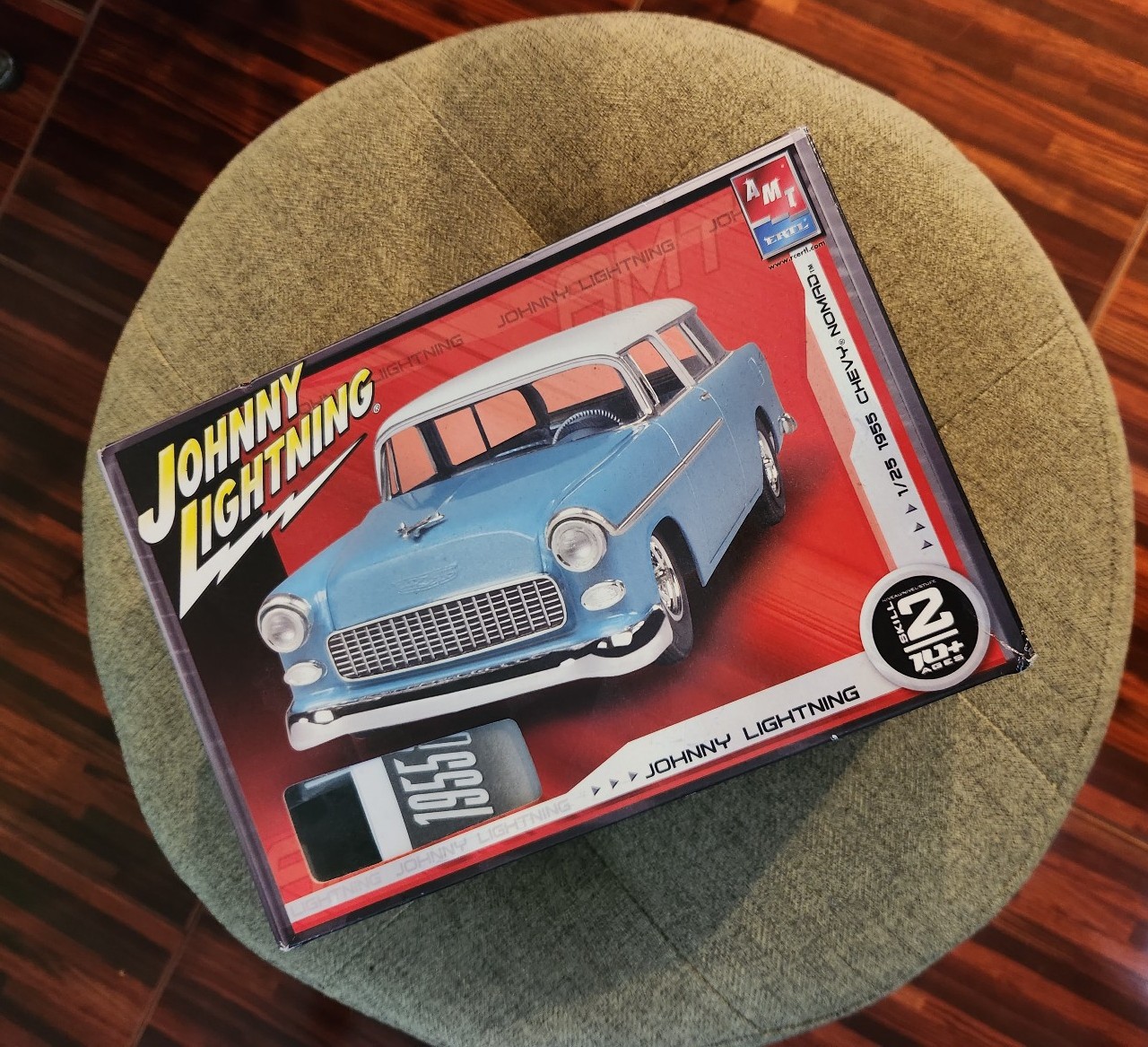 AMT 1955 Chevy Nomad Johnny Lightning Model kit #38461