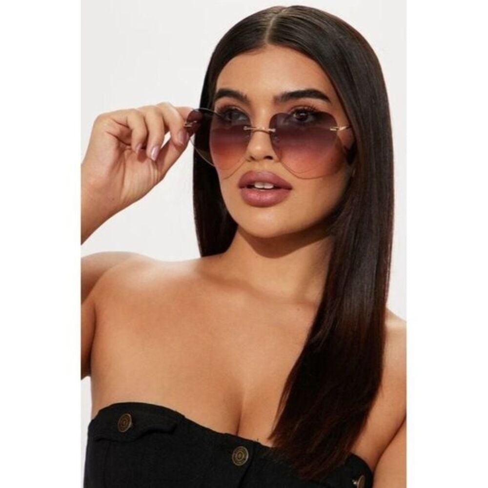 Spontaneous Perception Heart Shape Frame Gradient Lens Sunglasses Grey