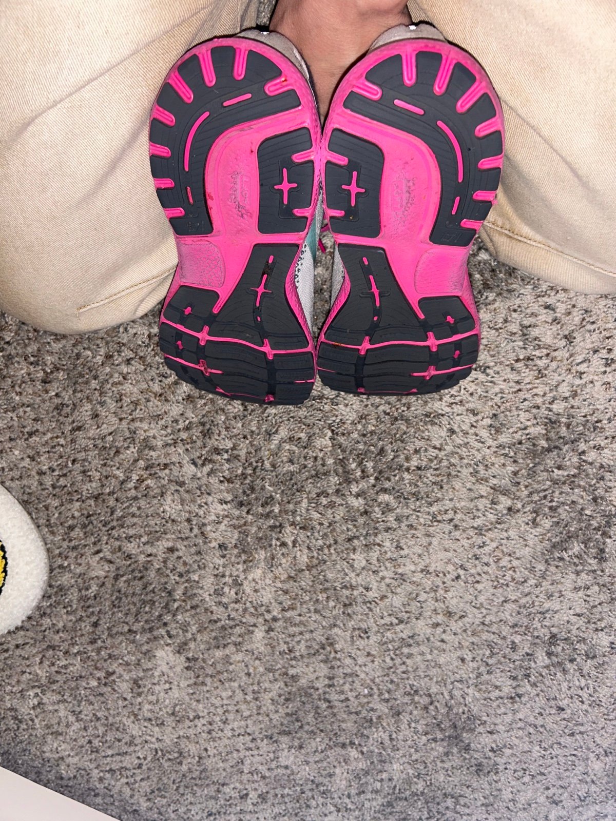 Brooks tennis shoes