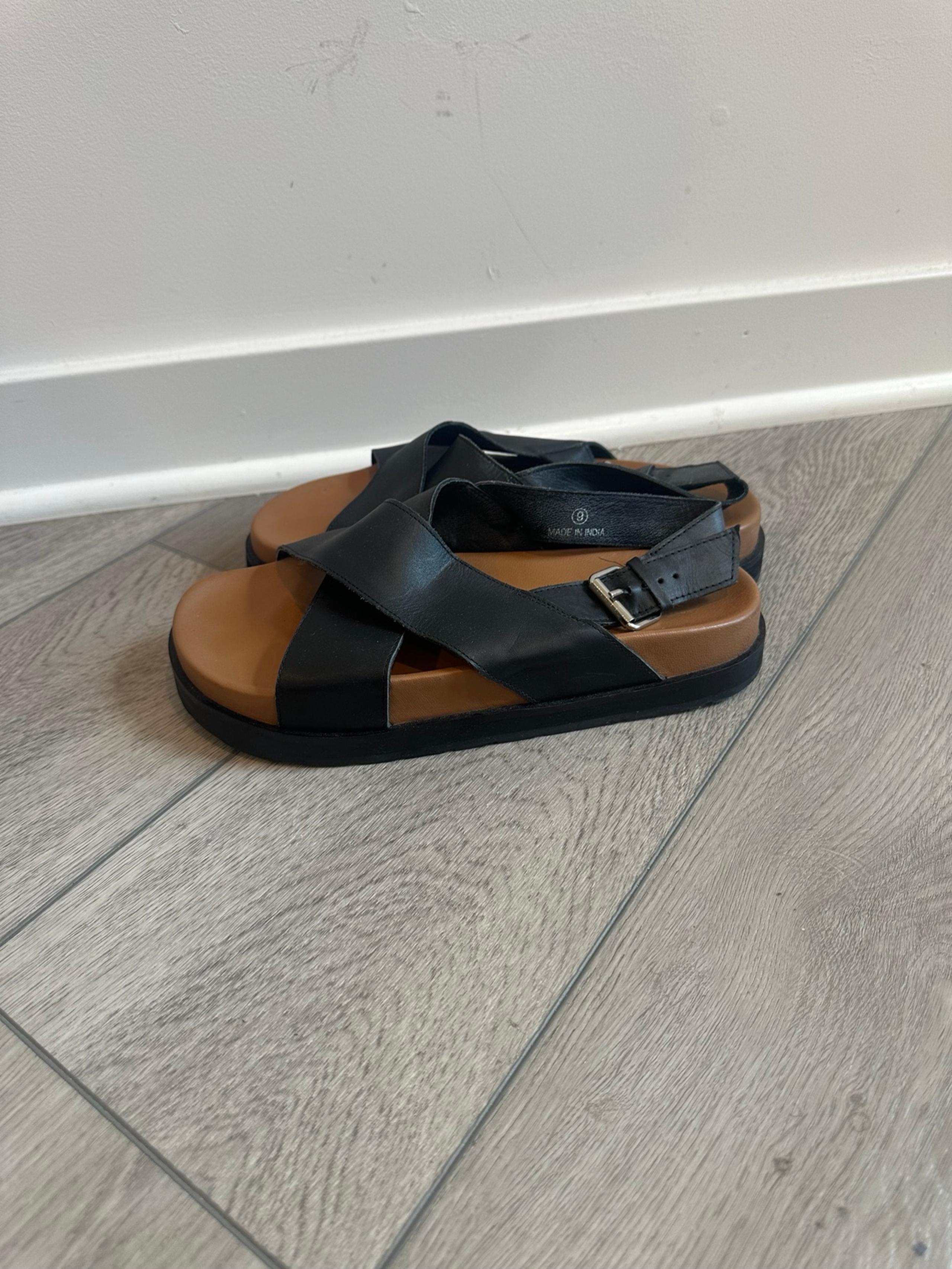 Urban Outfitters Wide Strap Sandals women’s 9