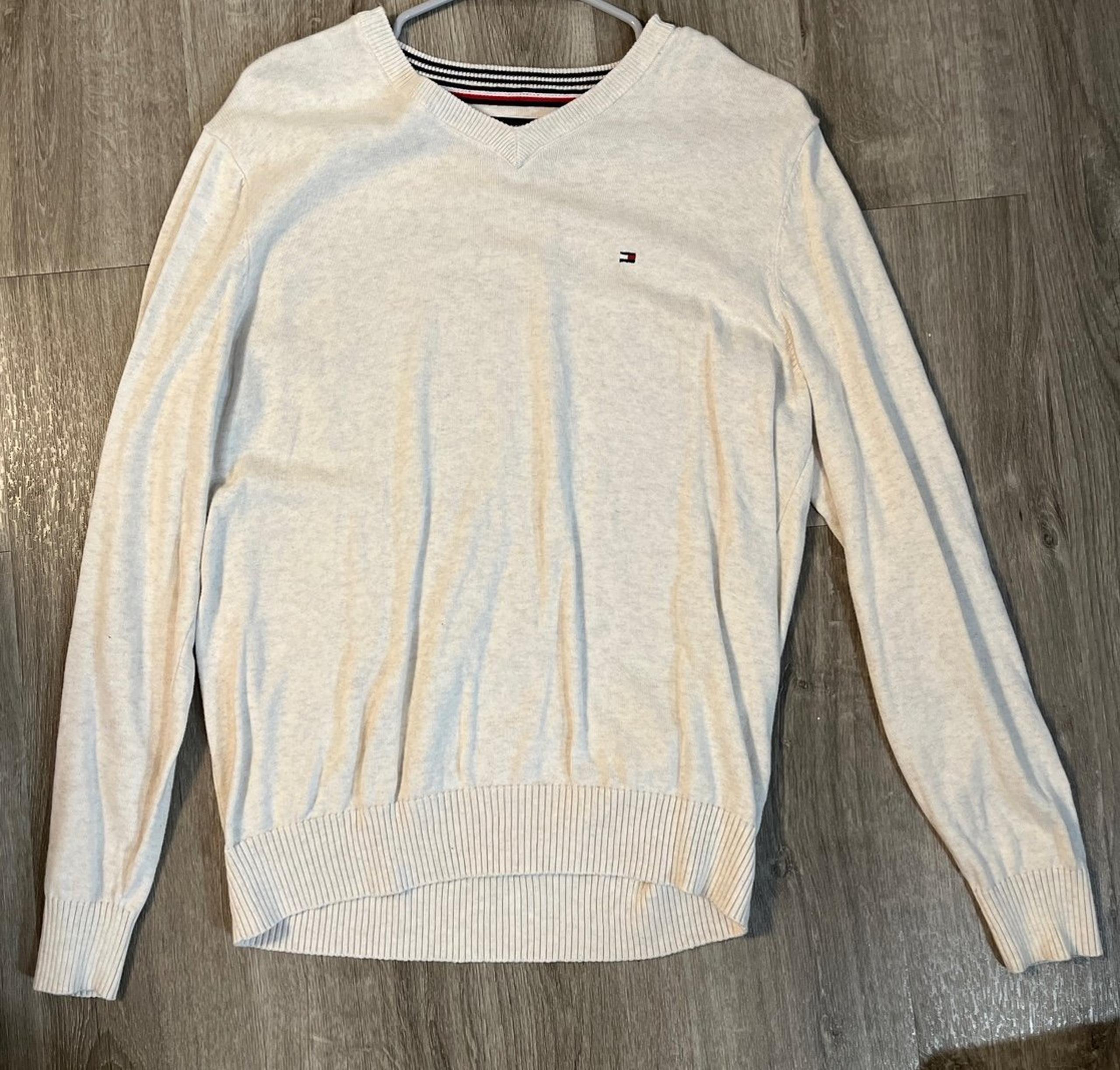 - Sweater - Men’s M - Tommy Hilfiger