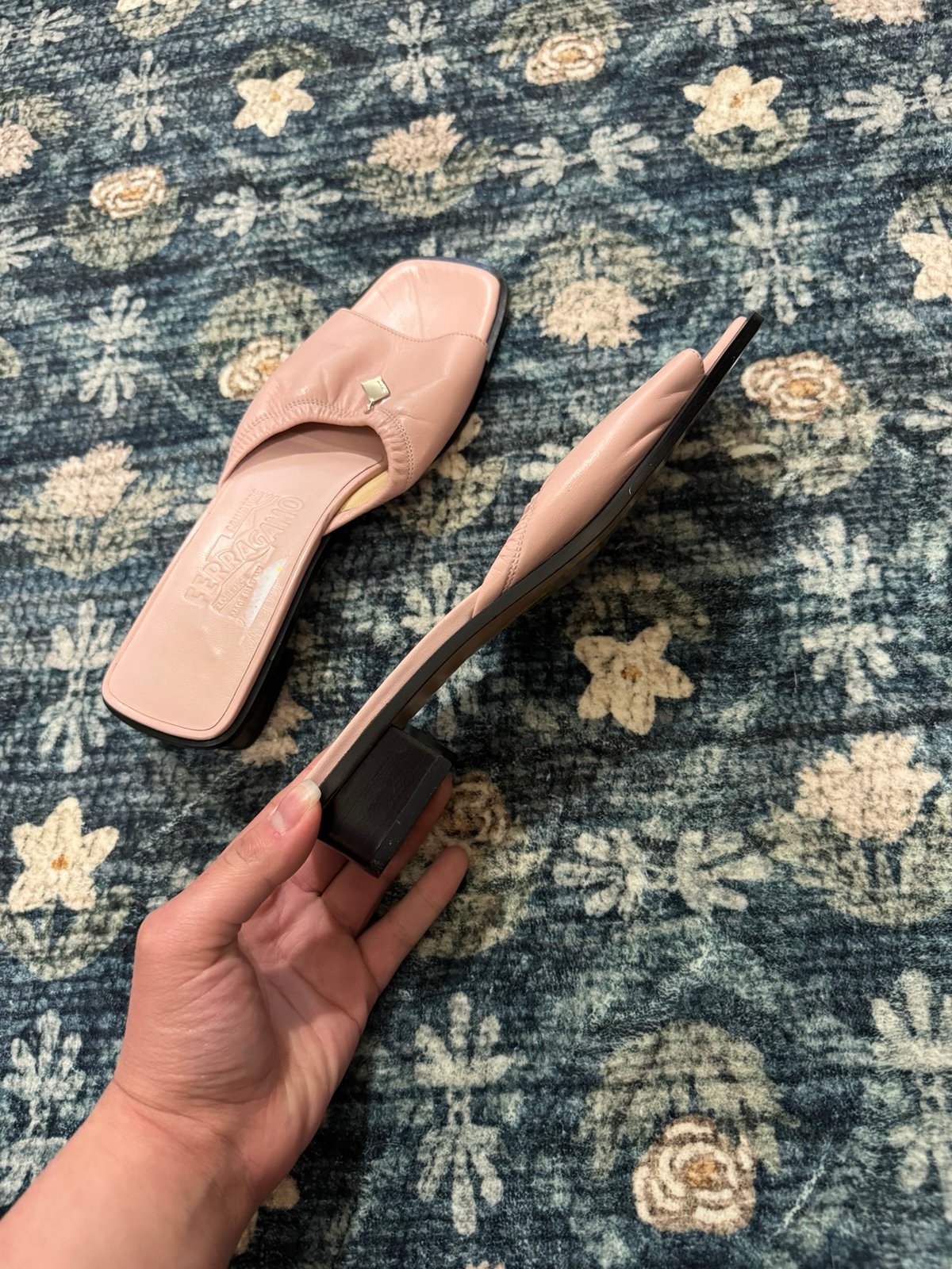 サンダル・ミュール Salvatore Ferragamo Pink Leather Leliu 95 Thong Sandals Salvatore Ferragamo Pandy sandal size 6 | eBay