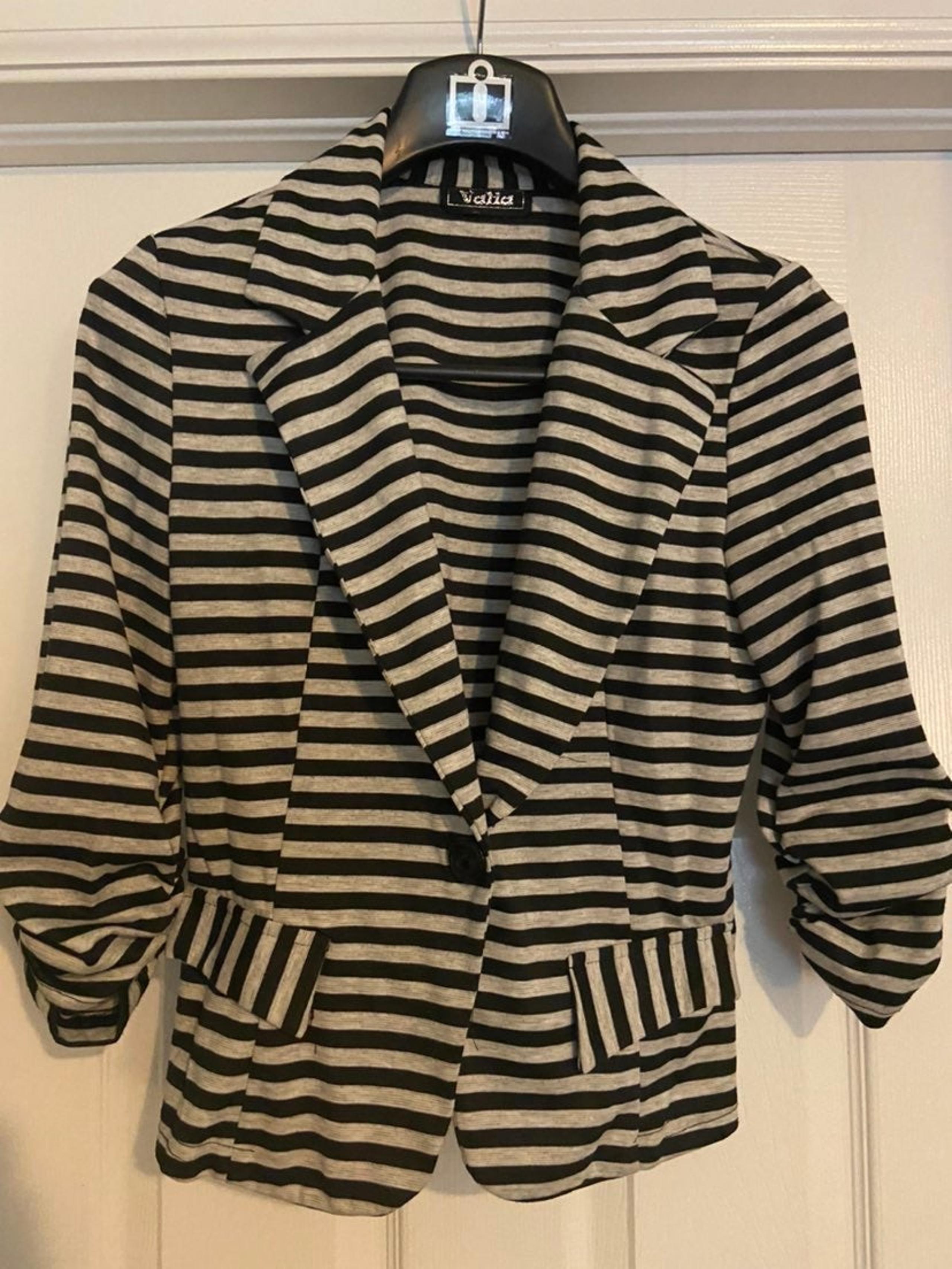 Black and White Striped 3/4 sleeve jacket