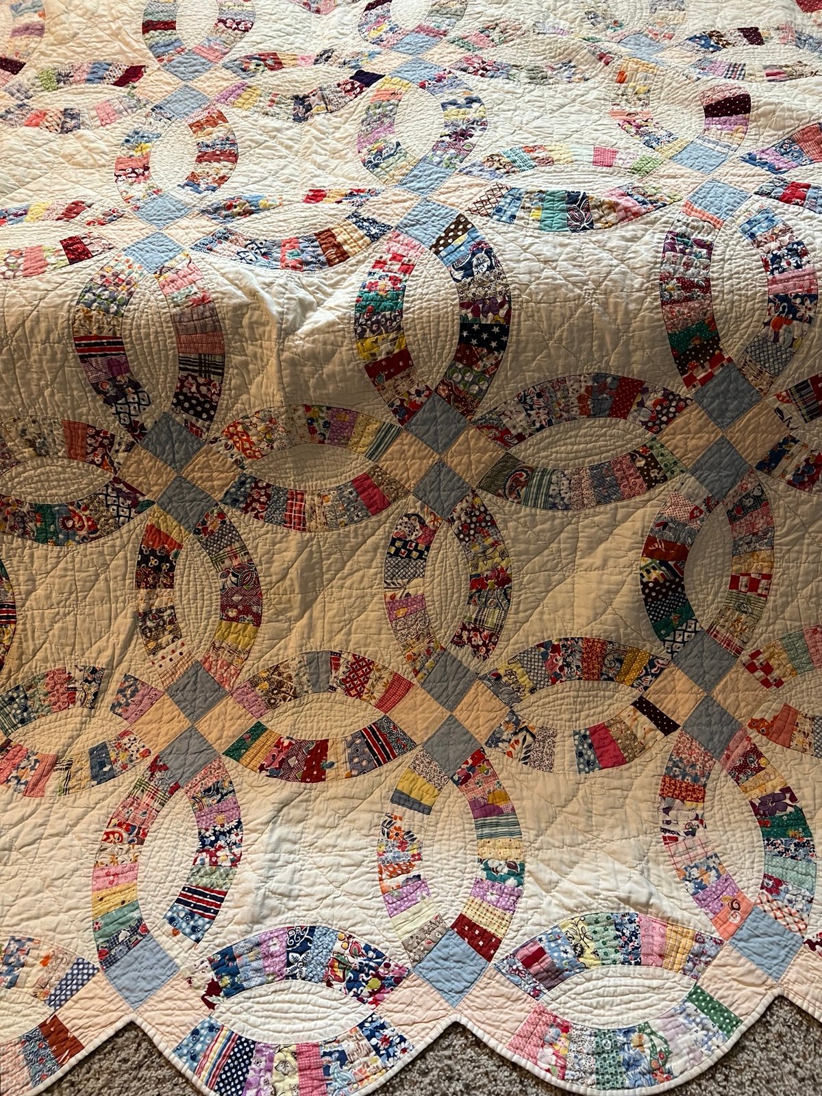 Vintage Hand Stitched Double Wedding Ring Quilt 65x78”