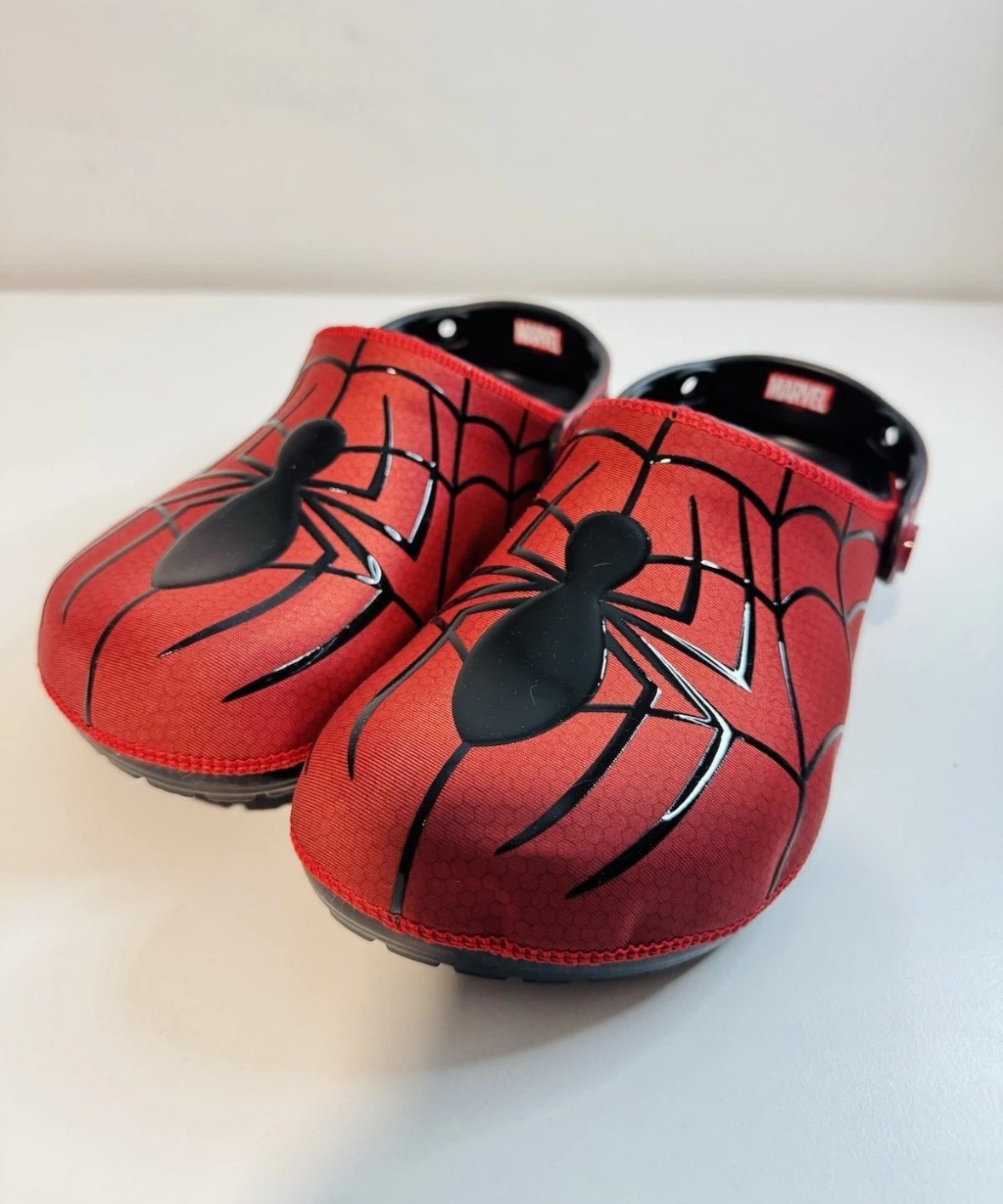 Crocs Spider-Man Neo Classic Clog MARVEL Men’s Size 7 211489-90H NEW - SHIPS NOW