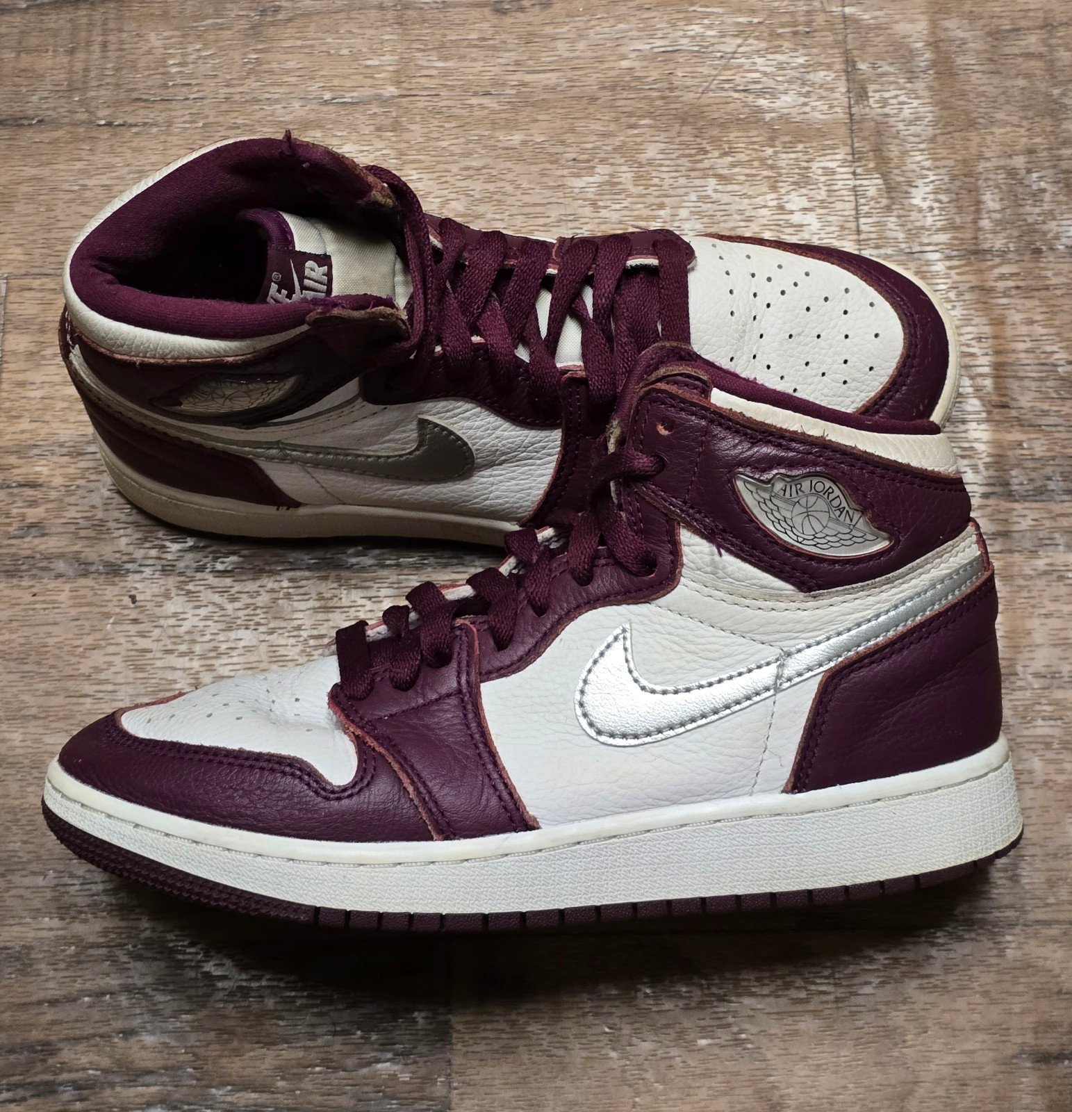 Air Jordan 1 Retro High OG 'Bordeaux Sneakers Kids Youth Sz 5 / Sz 6 Women's