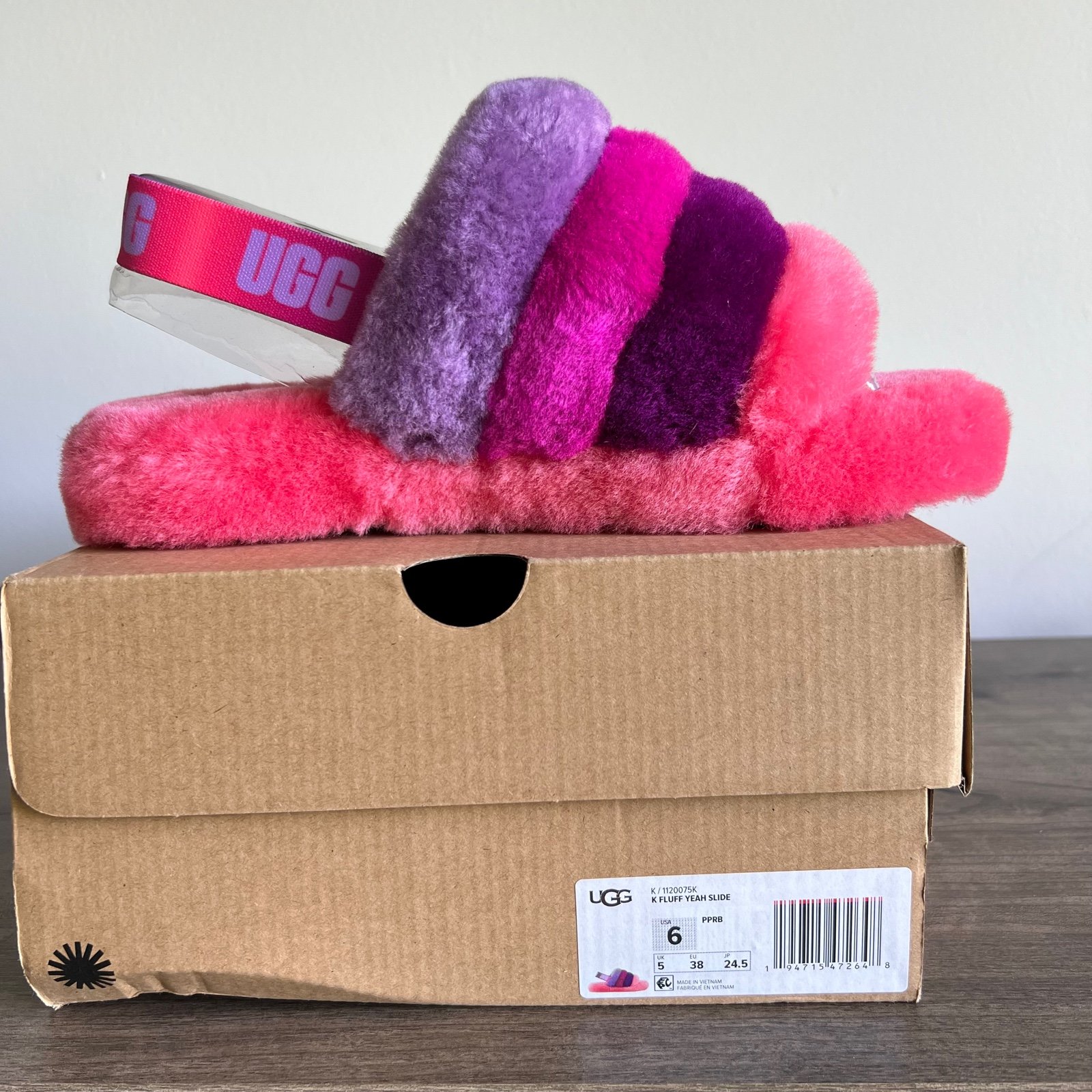 Ugg K Fluff Yeah Slide Pink Purple Rainbow Shoe Youth Size 6 or Women's 8 #B1103