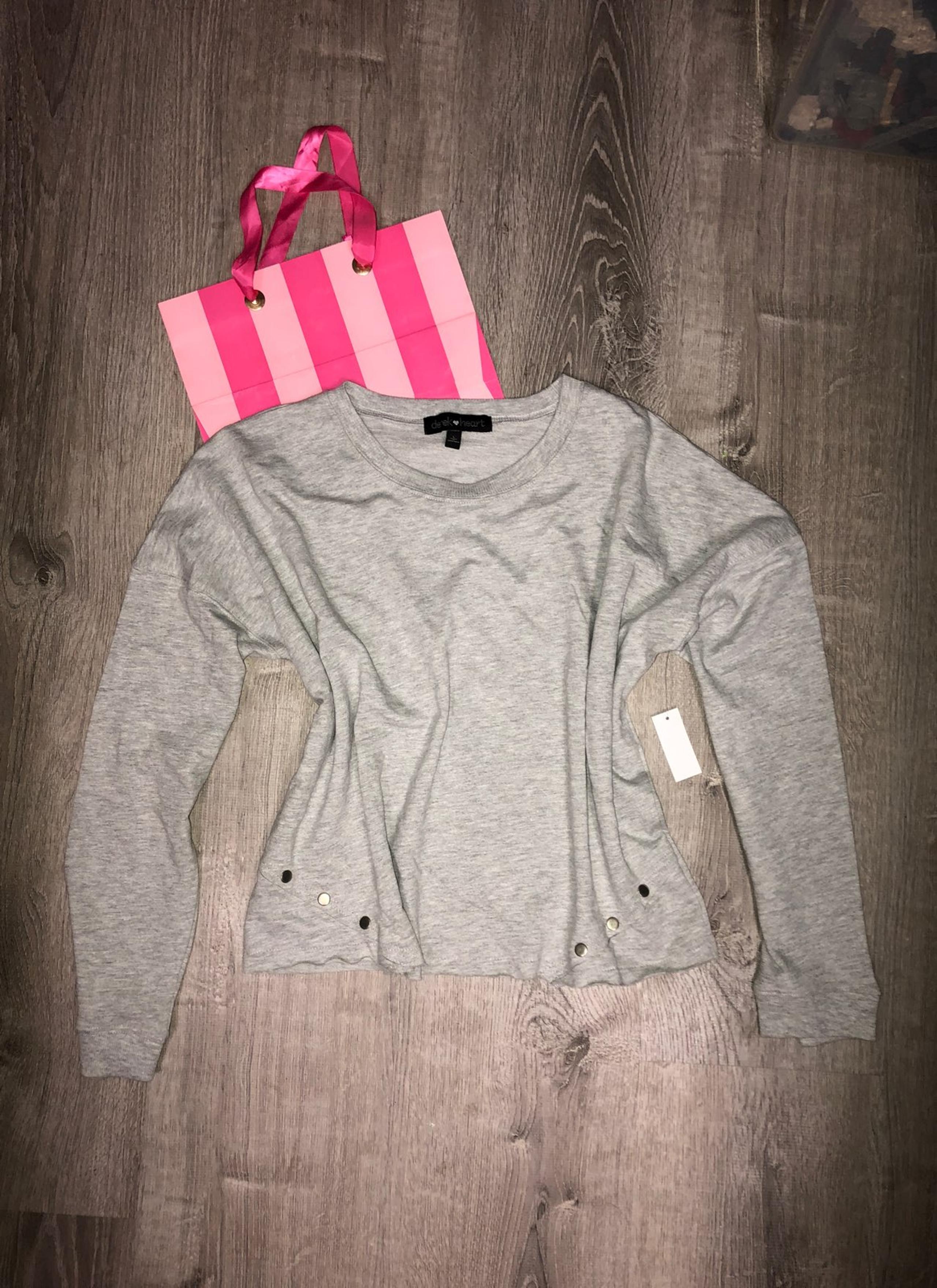 Sporty Crew Fit Metal Accent Sweatshirt