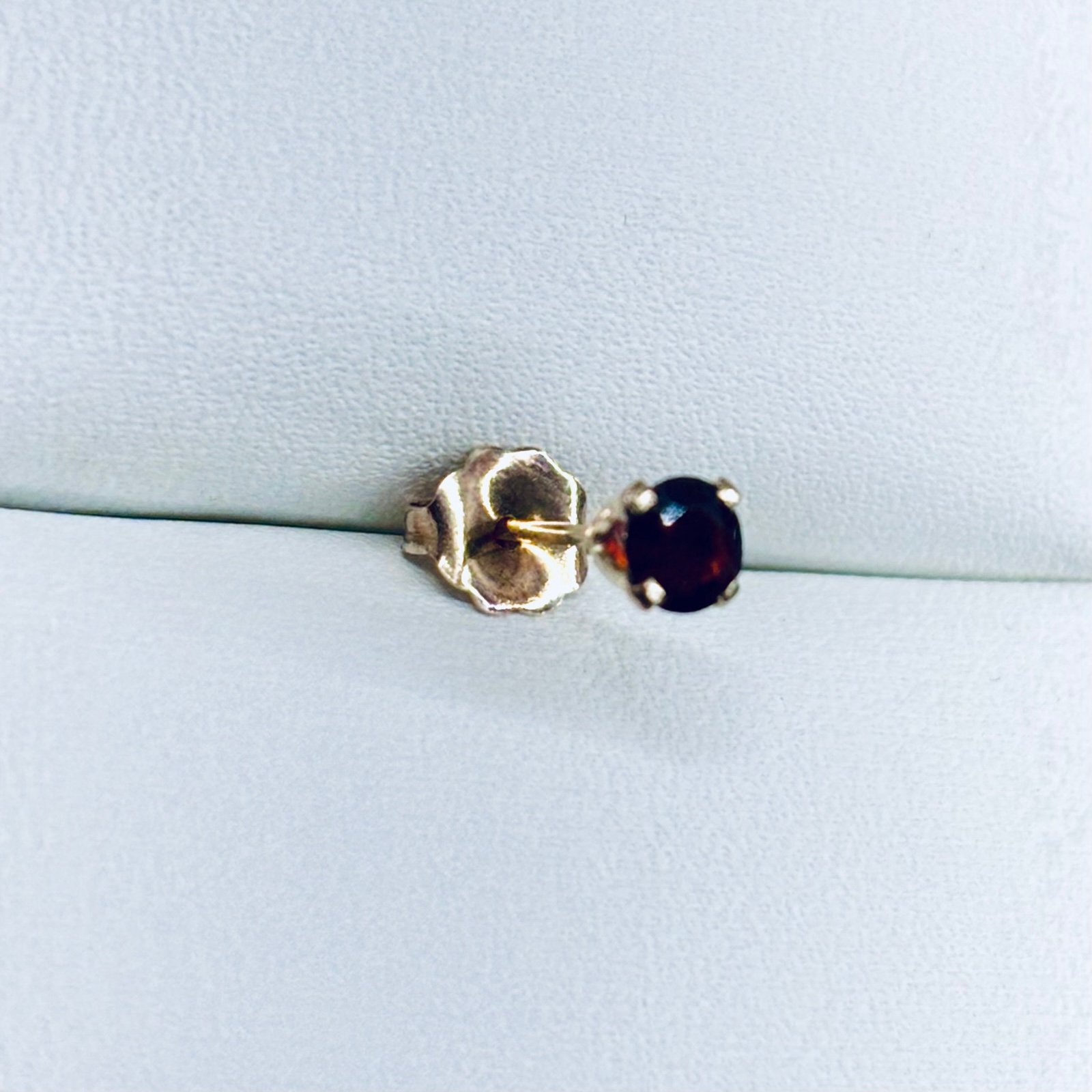One Single 1/4 Ct 14k Yellow Gold Round Cut Garnet Solitaire Post Stud Earring