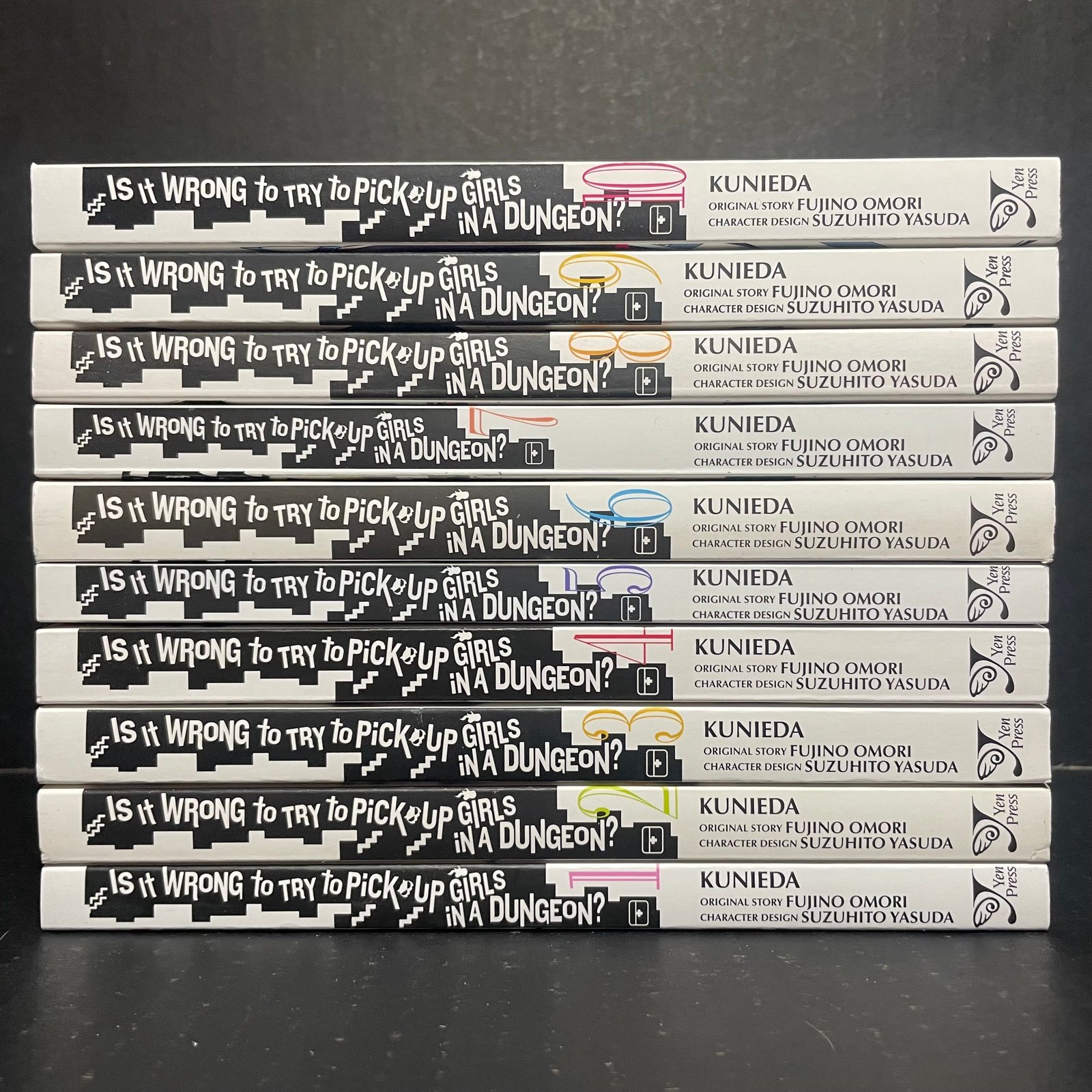 Is it Wrong to Try to Pick Up Girls in a Dungeon? Manga Volumes 1-10 English New