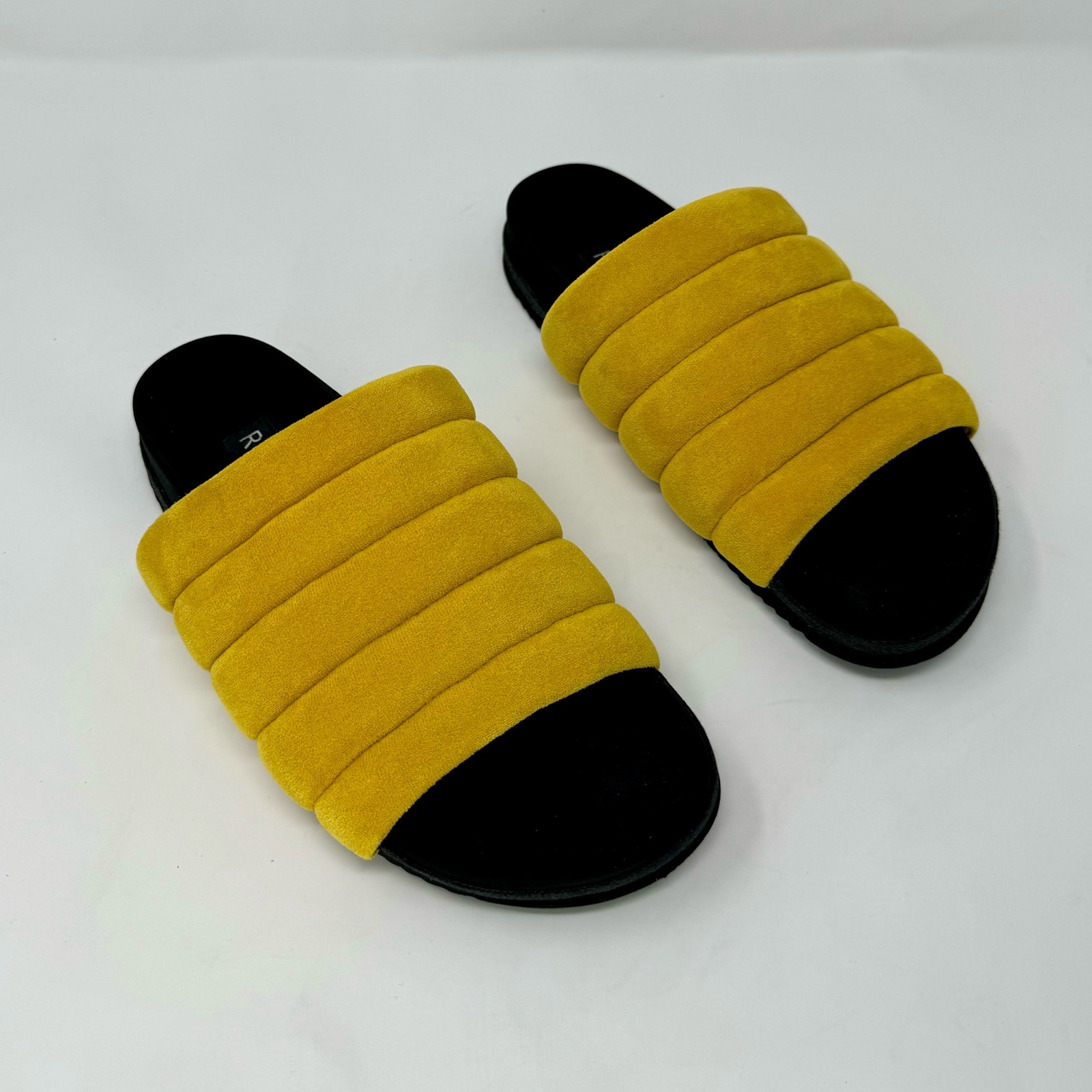 ROAM Pillar Microfiber Suede Slides in Mustard Yellow-Size 40/ US 9