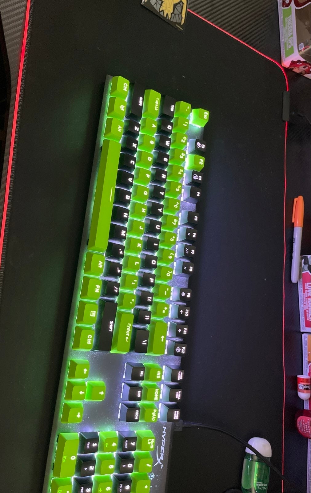 Hyper x keyboard with lime keycaps, silv