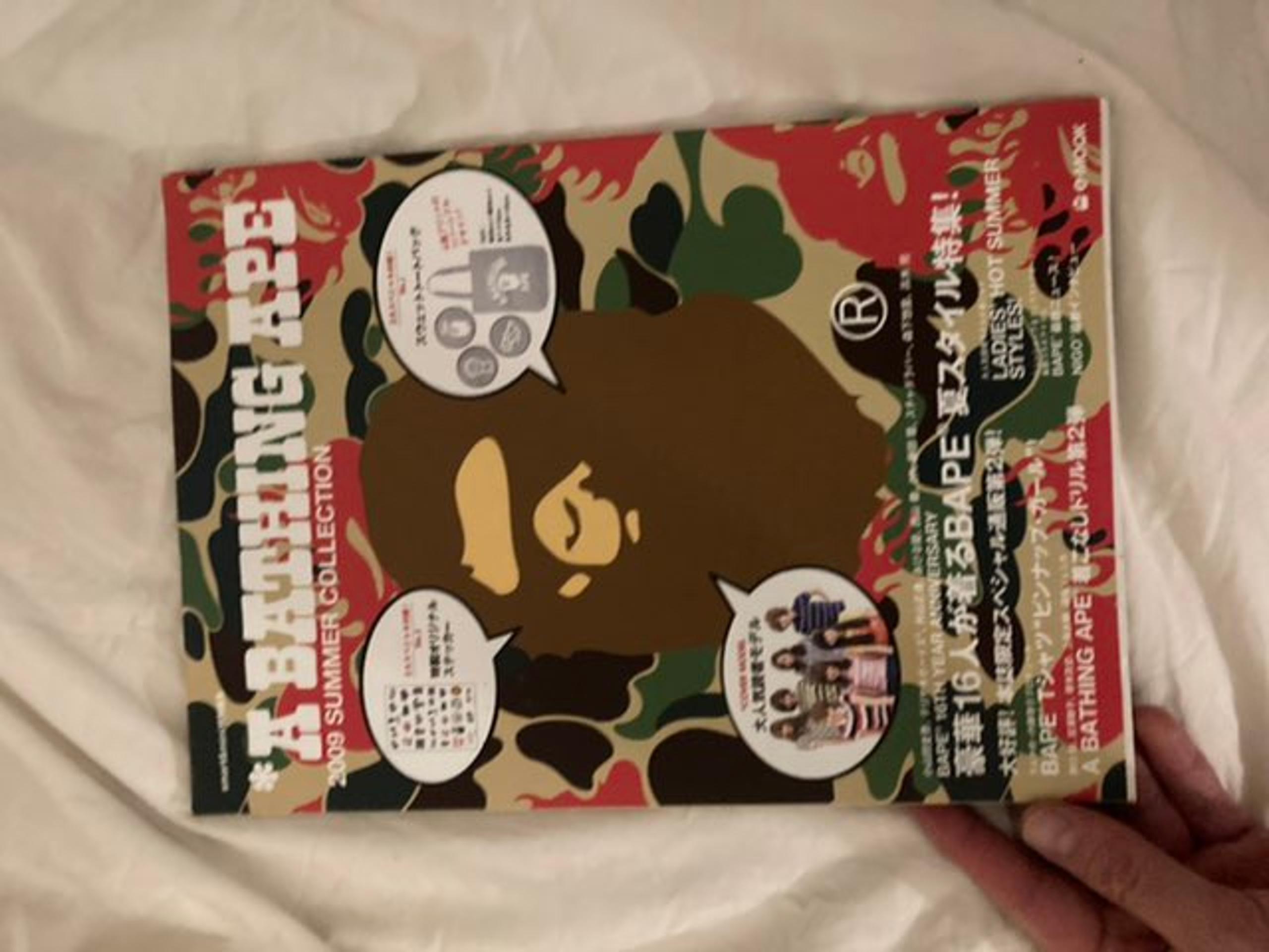 2009 bape booklet w sticker pack