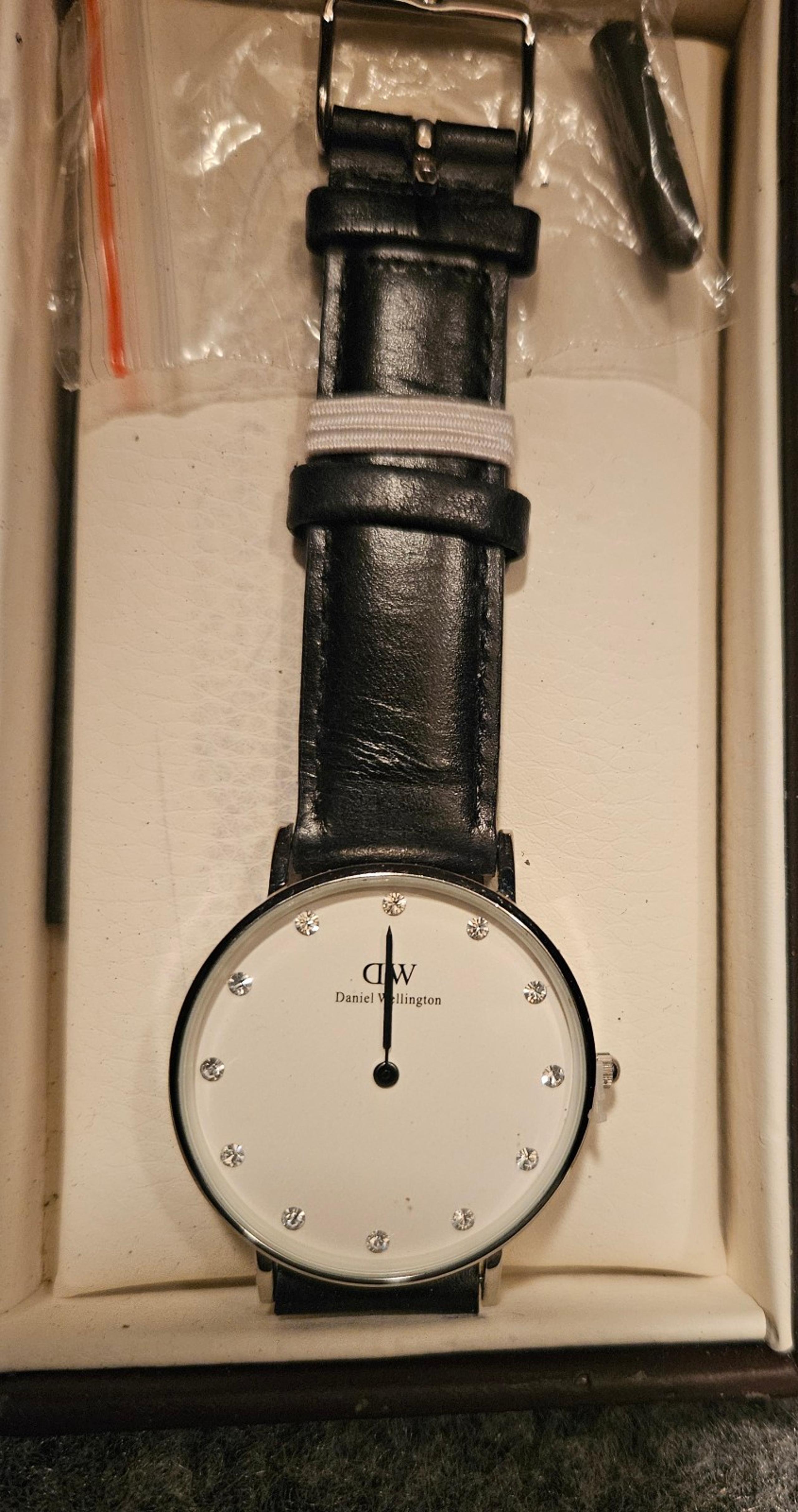 Women's watch brand is Daniel Wellington