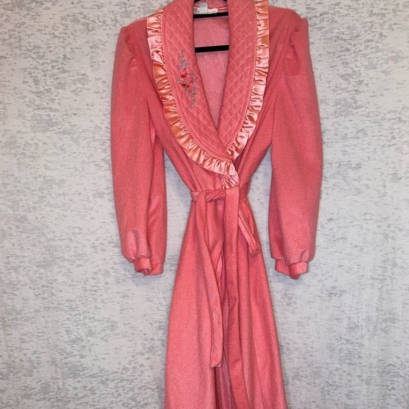 Vandemere Vintage Pink Fleece Grannycore Embordered Long Belted Robe Size M