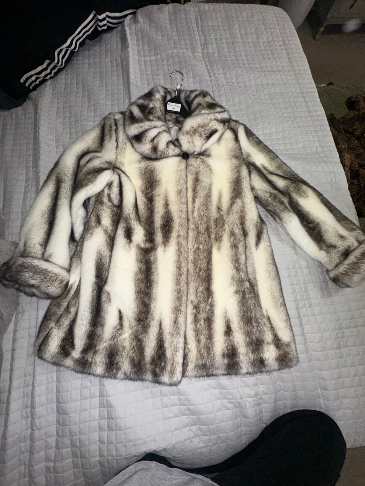 Pamela McCoy 90’s Faux Fur Jacket