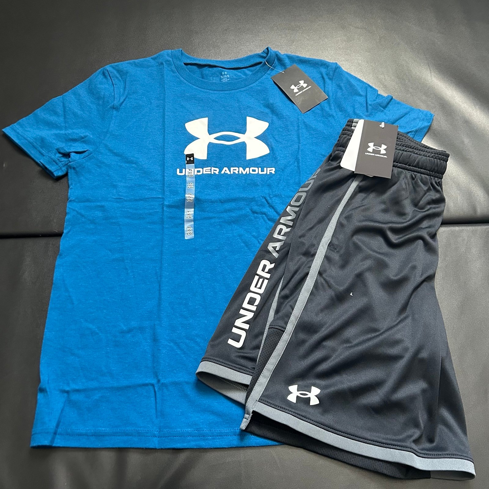 NWT Under Armour athletic set boys youth size Large