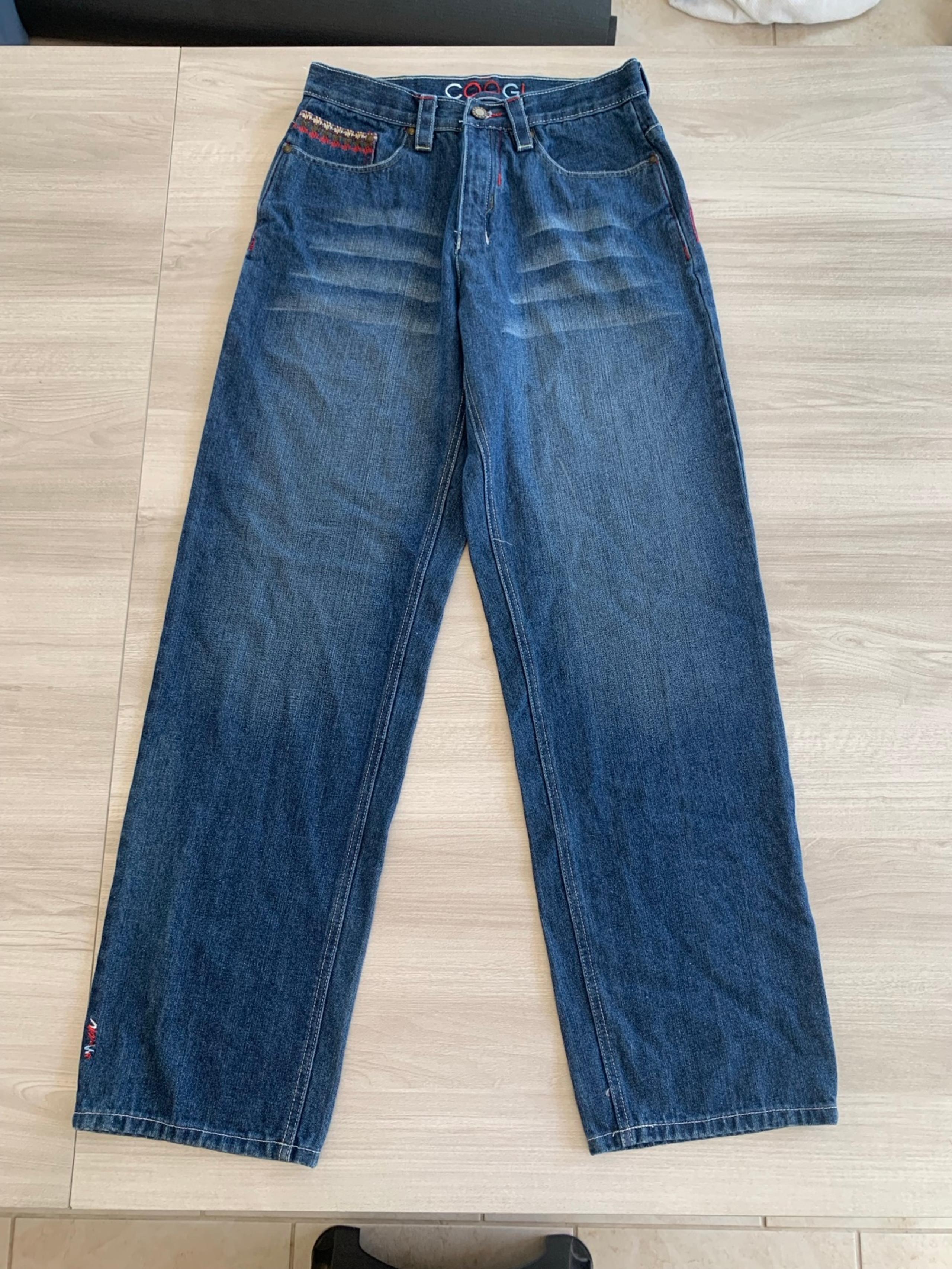 Vintage Coogi Men’s Red Embroidered Pocket Light Wash Baggy Jeans Size 32x34