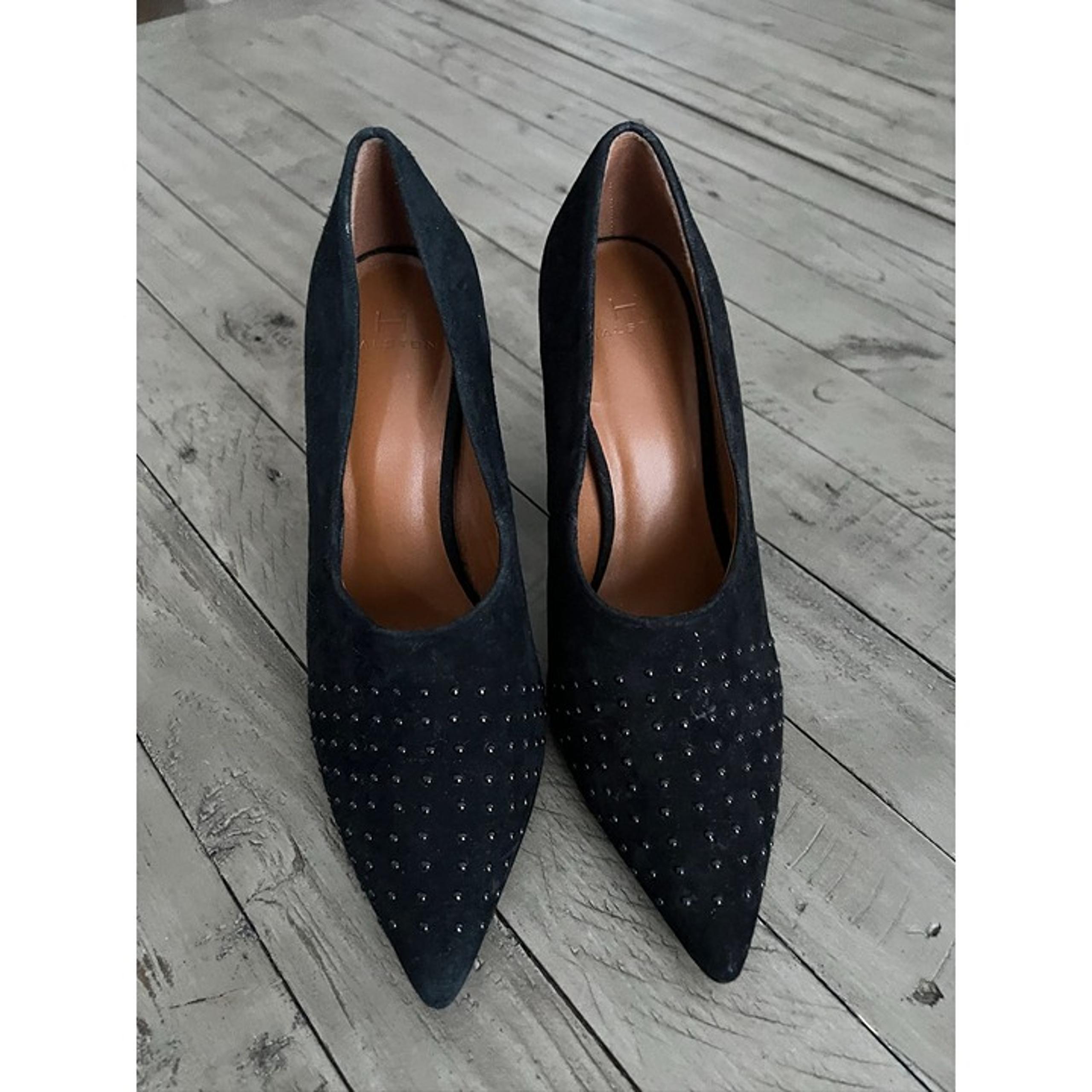 H by Halston Laurel Women's 8 M High Heel Shoes Black Suede Beaded Block Heel