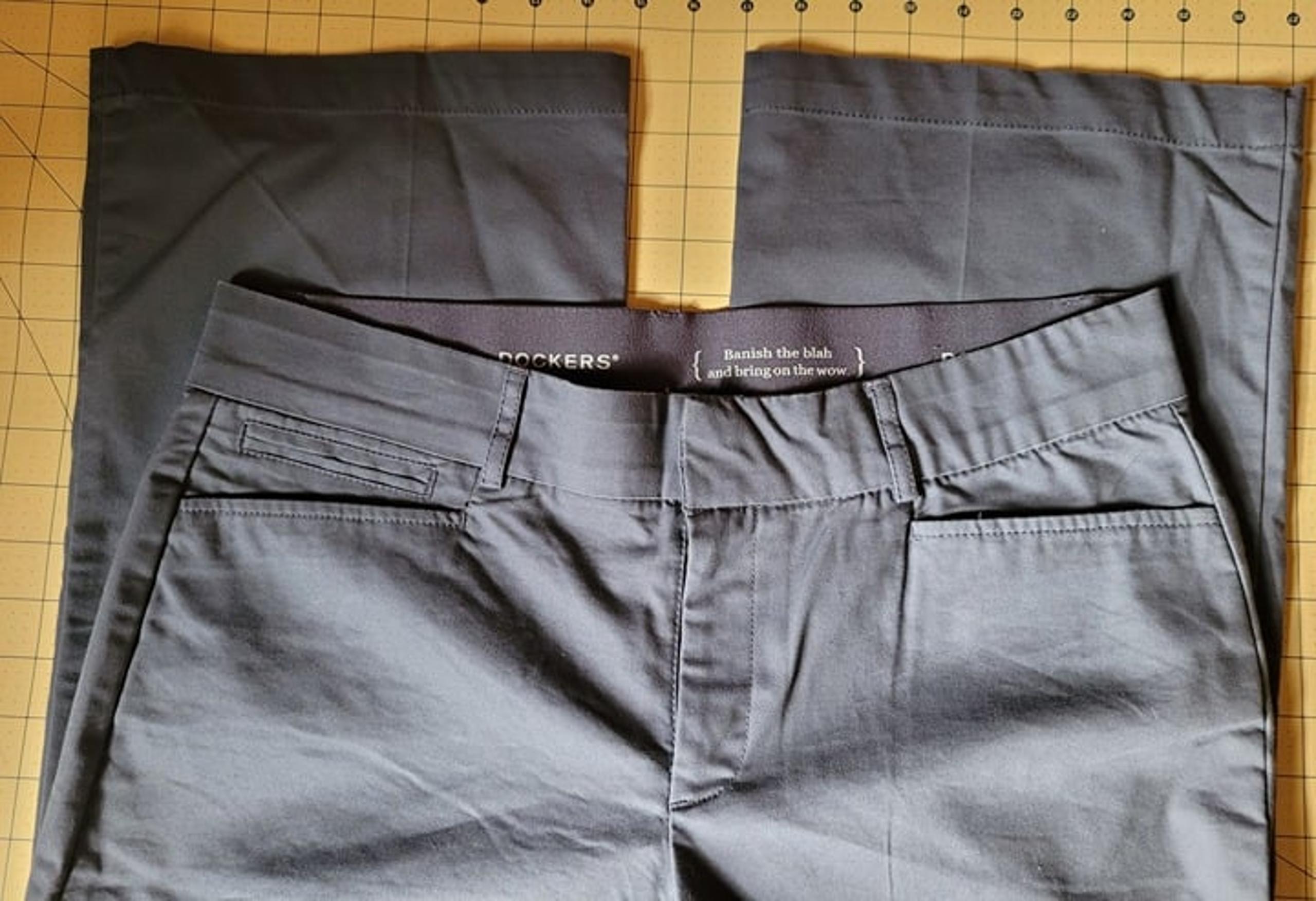 Dockers Gray Flat Front Business Casual Pants Misses Size 12 Short
