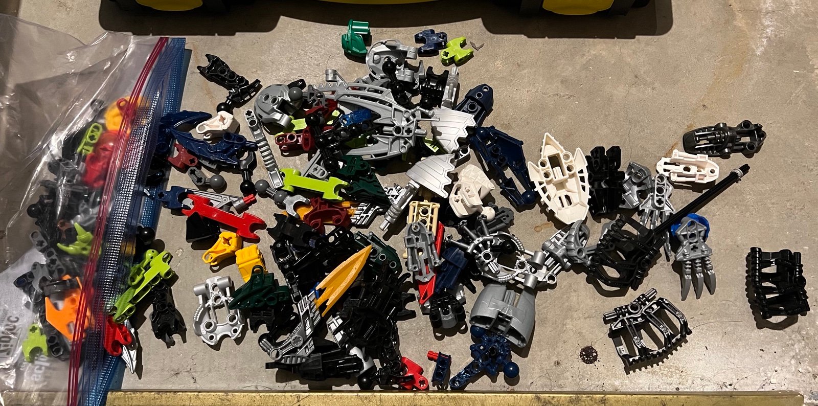 Bionicle and technic stuff to look through
