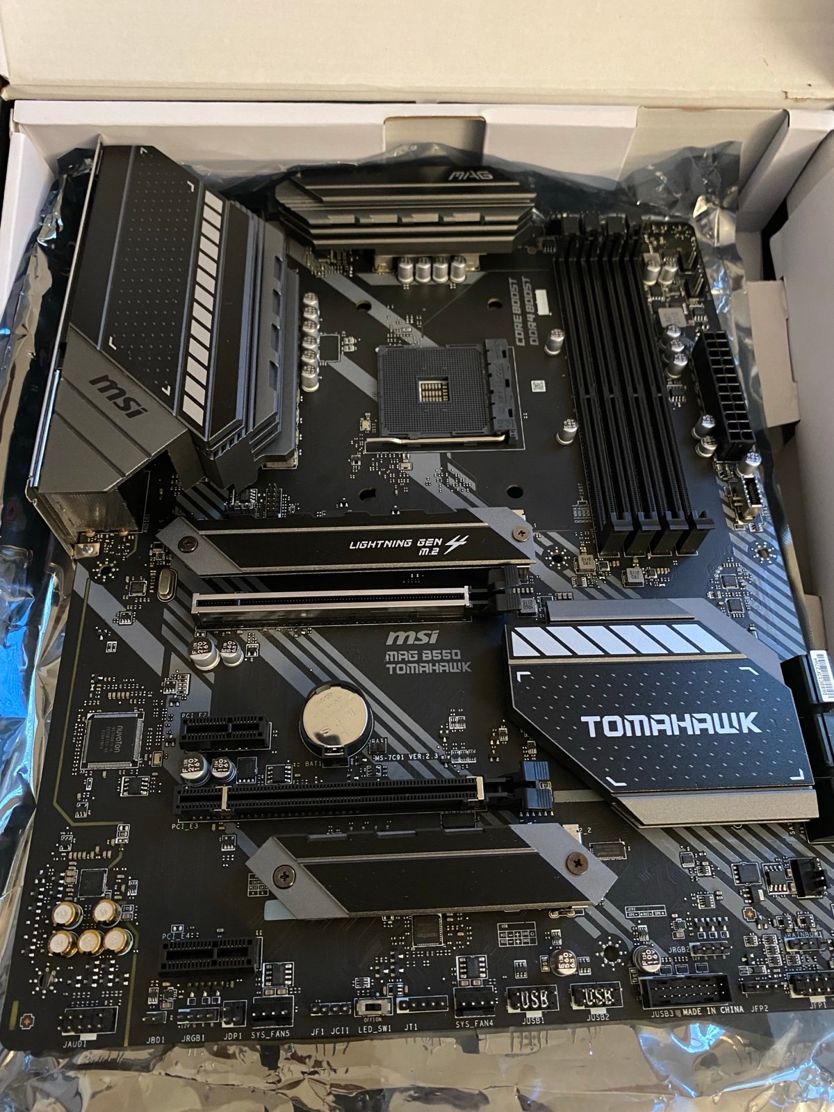 Amd Ryzen 5 5600X & Msi MAG B550 Tomahawk & Corsair Vengeance Pro Rgb 16GB(2x8GB